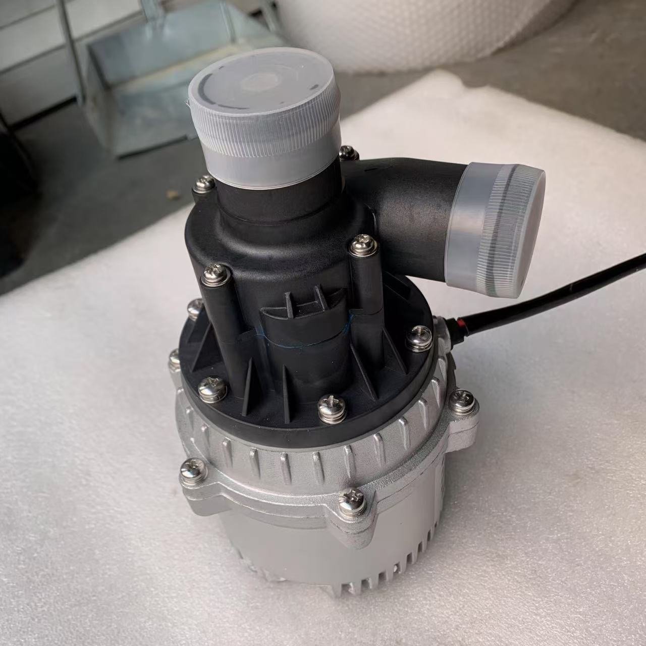 HS-030-702B Electric Bus Magnetic Water Pump Electronic Brushless Water Pump Tram Water Pump 24V