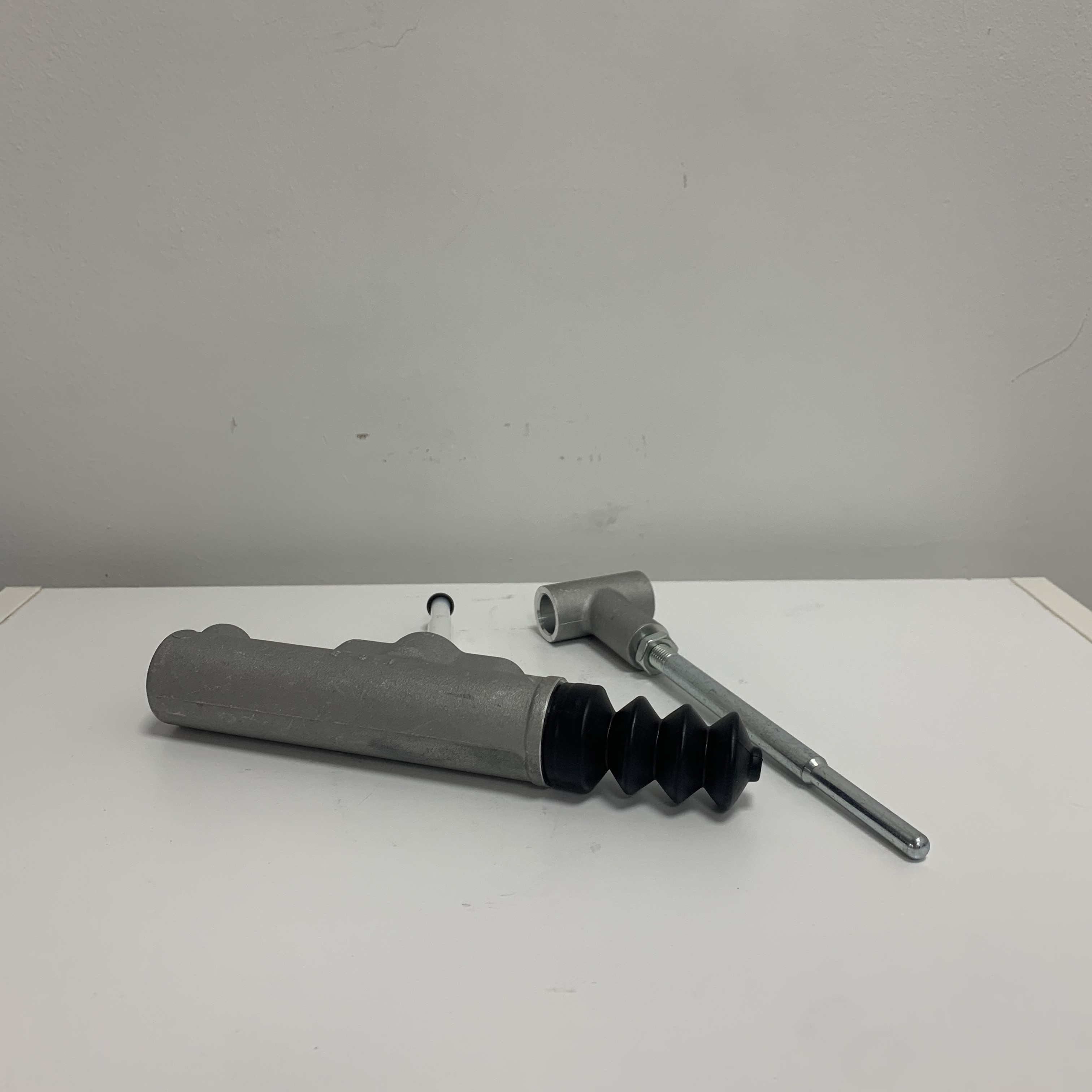 Bus Accessory Bus Truck Parts 3316100390 3316100380 Clutch Master Cylinder for Daewoo Bus