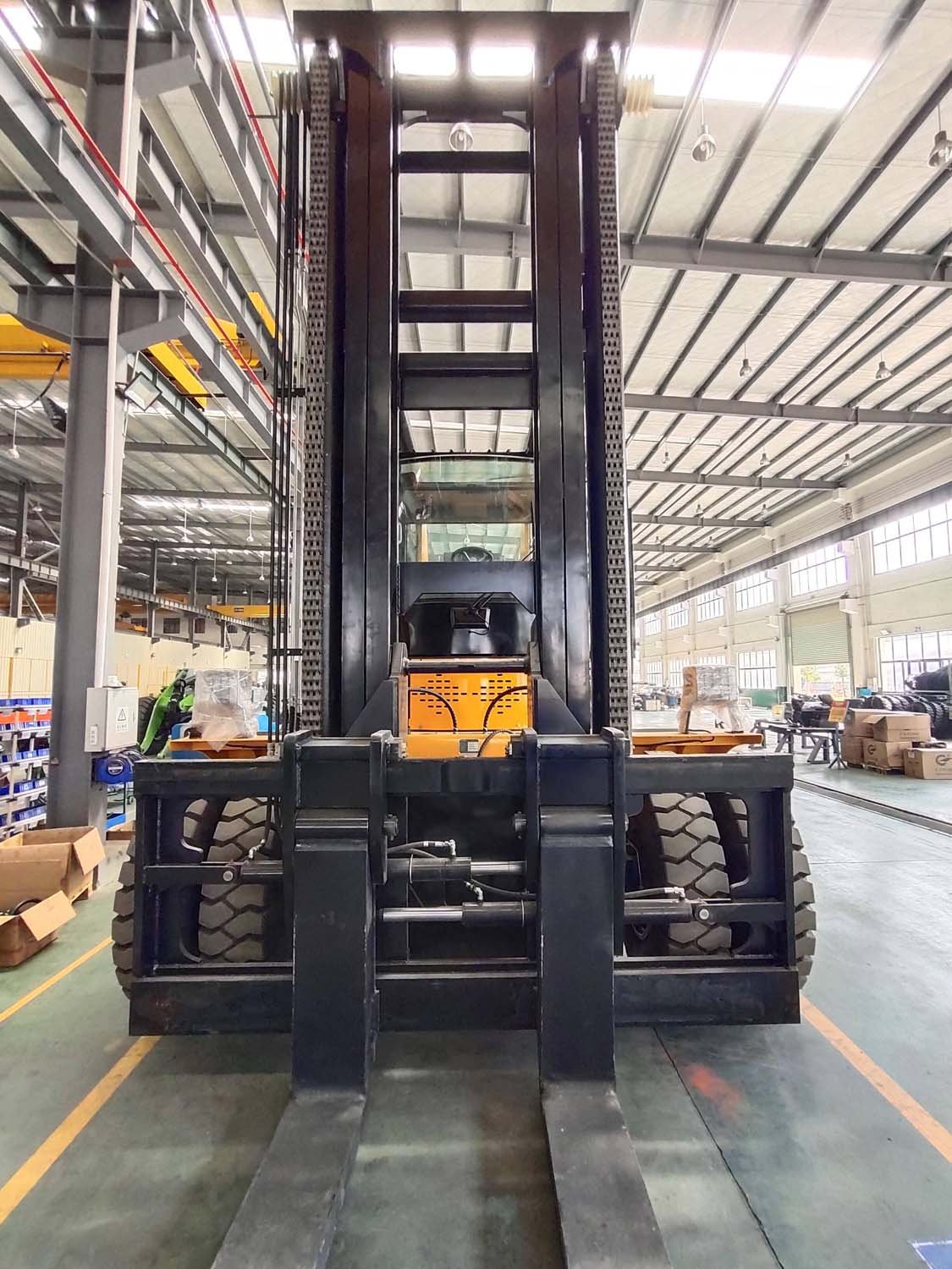 Large Capacity Diesel Forklift 25ton 40ton 50ton 30ton Heavy Duty Forklift Fork Extension Container Forklift Price