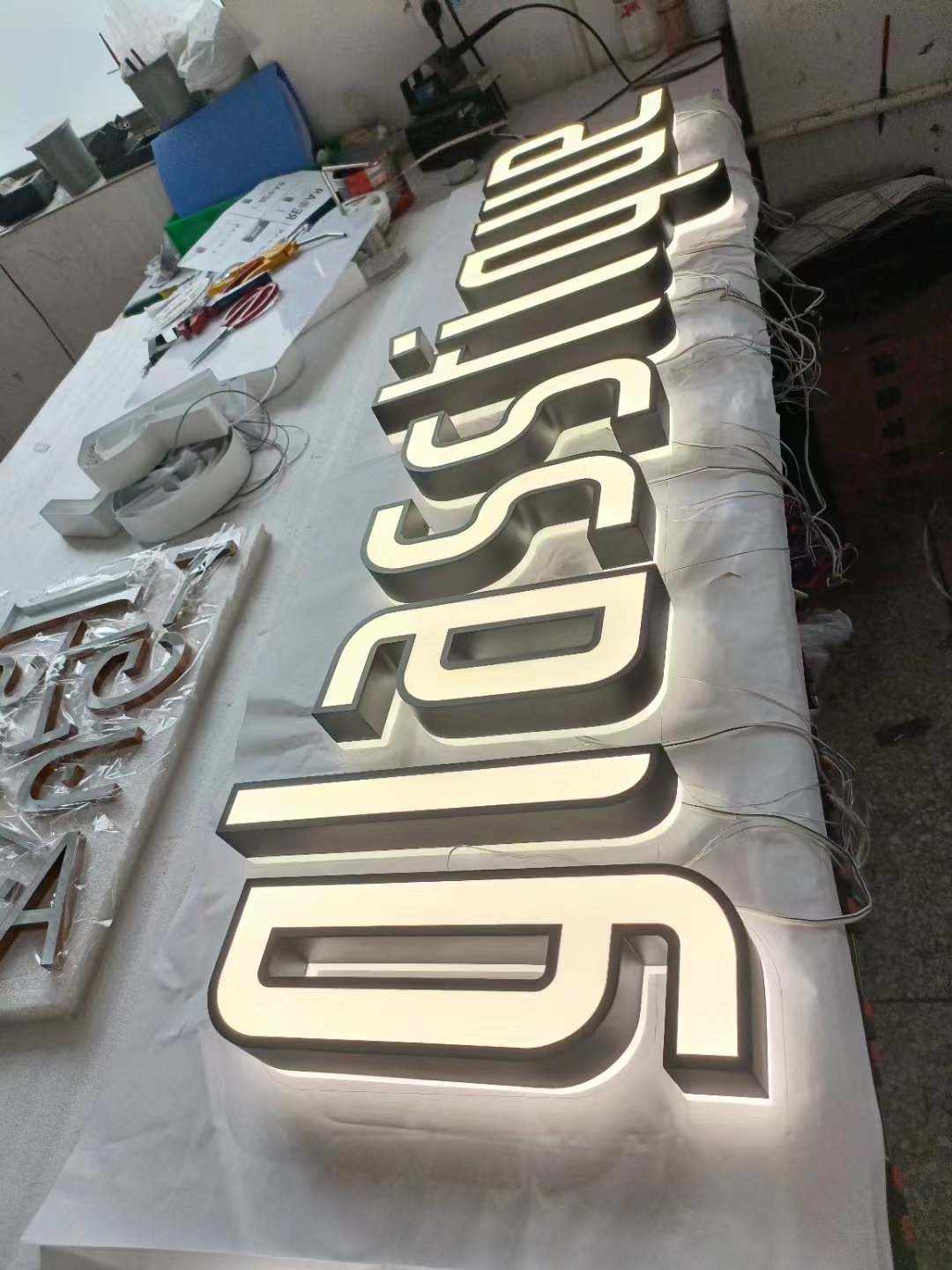 Outdoor Storefront Logo Signage Office Interior Gold Letters for Wall Company Luminous Logo Signboard