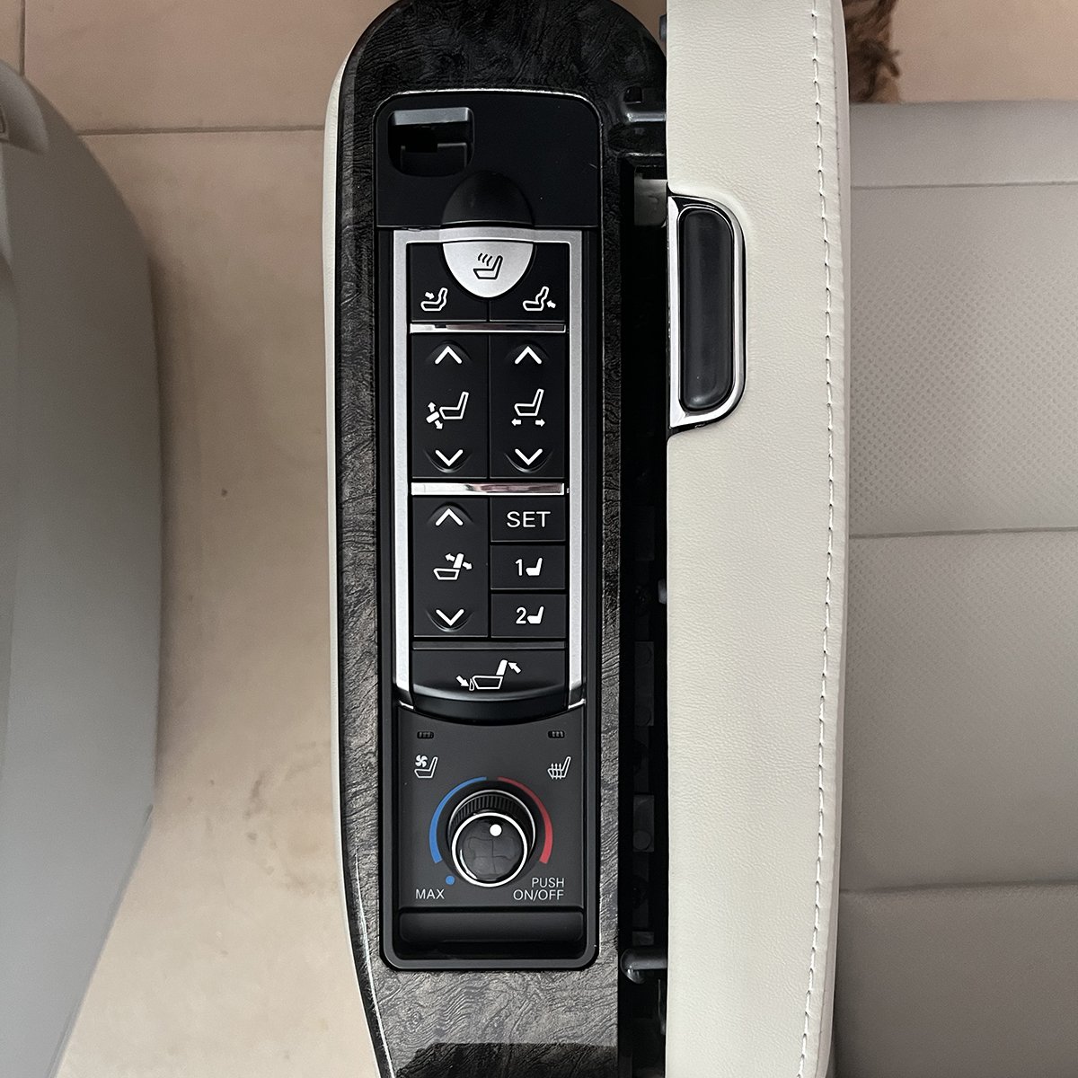 OTW-AEF ODM/OEM Luxury Car Electric Suv Car Aviation Heated Massage Captain Seat with Heating toyota Hiace Van Seat