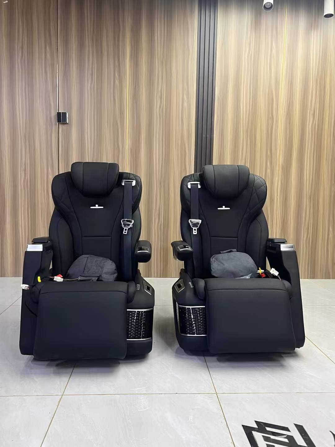 Auto Interior Upgrade MINI BUS Luxury VIP Car Captain Seat for Toyota sienna Granvia Conversion Van Seats
