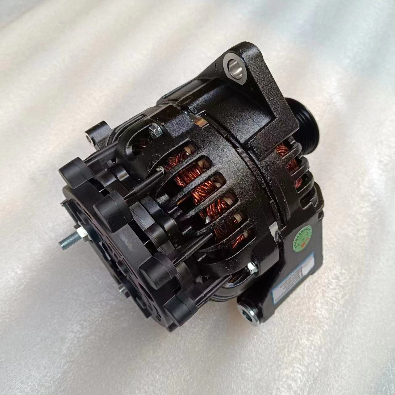 High Quality AVI147D3007X Alternator Generator for Cars and Trucks Bus Accessories for Generating Electricity