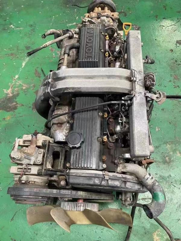 Used Original 1HZ Diesel Engine With Gearbox for to Yota Land Cruiser and Coster Bus 1RZ 2RZ 3RZ 1HZ 1HD 1FZ 2TR 14B 15B Engine