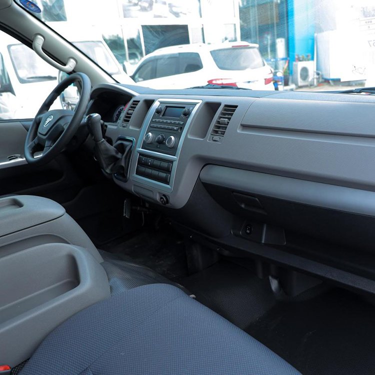 2023 Hot Selling FOTON VIEW G9 CS2 4 Door 4 Seat Minibus Flat-top Chassis New Camper Left Rudder Gas Car in Stock