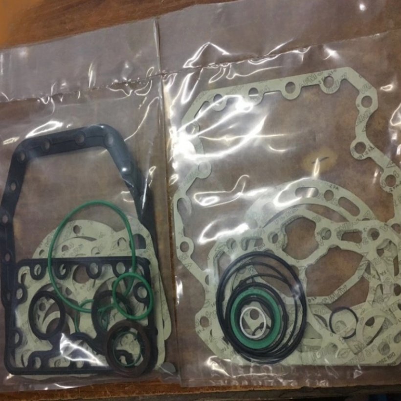 New Condition Bus Air Condition Compressor Parts Gasket Repair Kits Shaft Seal Cover for Bock or Bitzer Truck Model