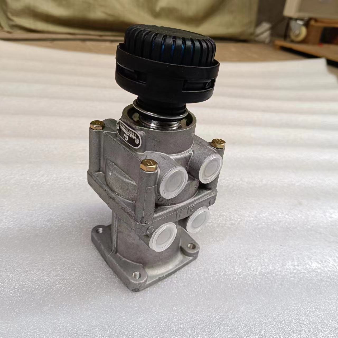 Sell High Quality Bus Accessories Foot Brake Valve Repair Kit Brake Valve Assembly for Yutong Bus