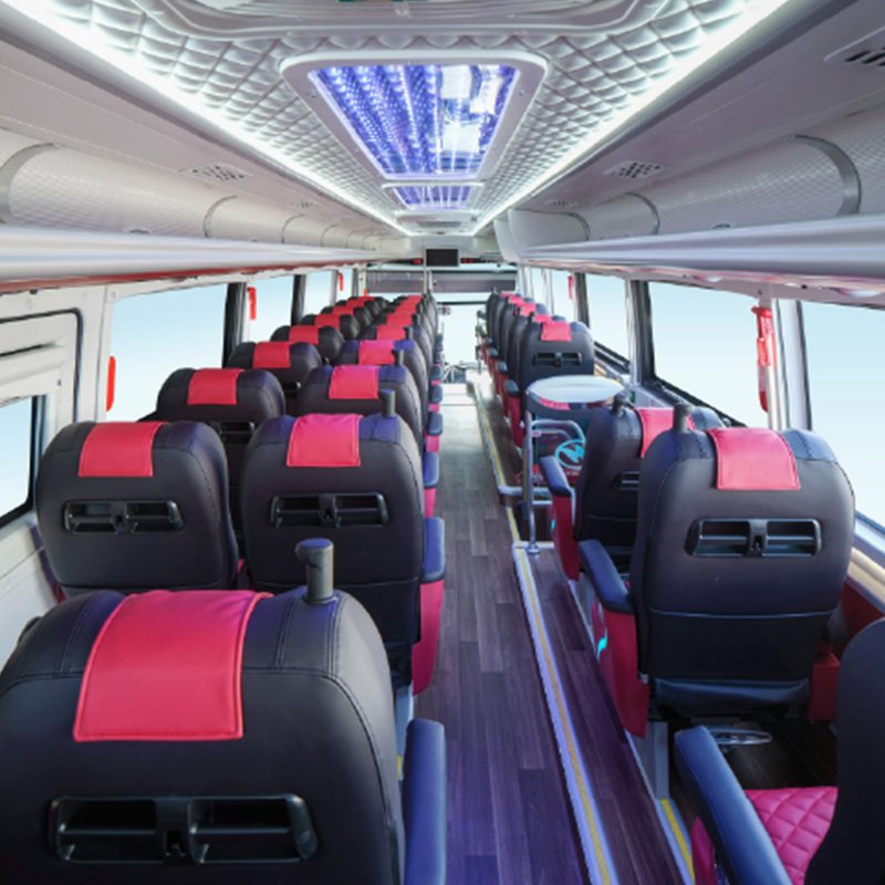 Used Luxury Tour Bus 55 Seaters Diesel LHD coach Bus