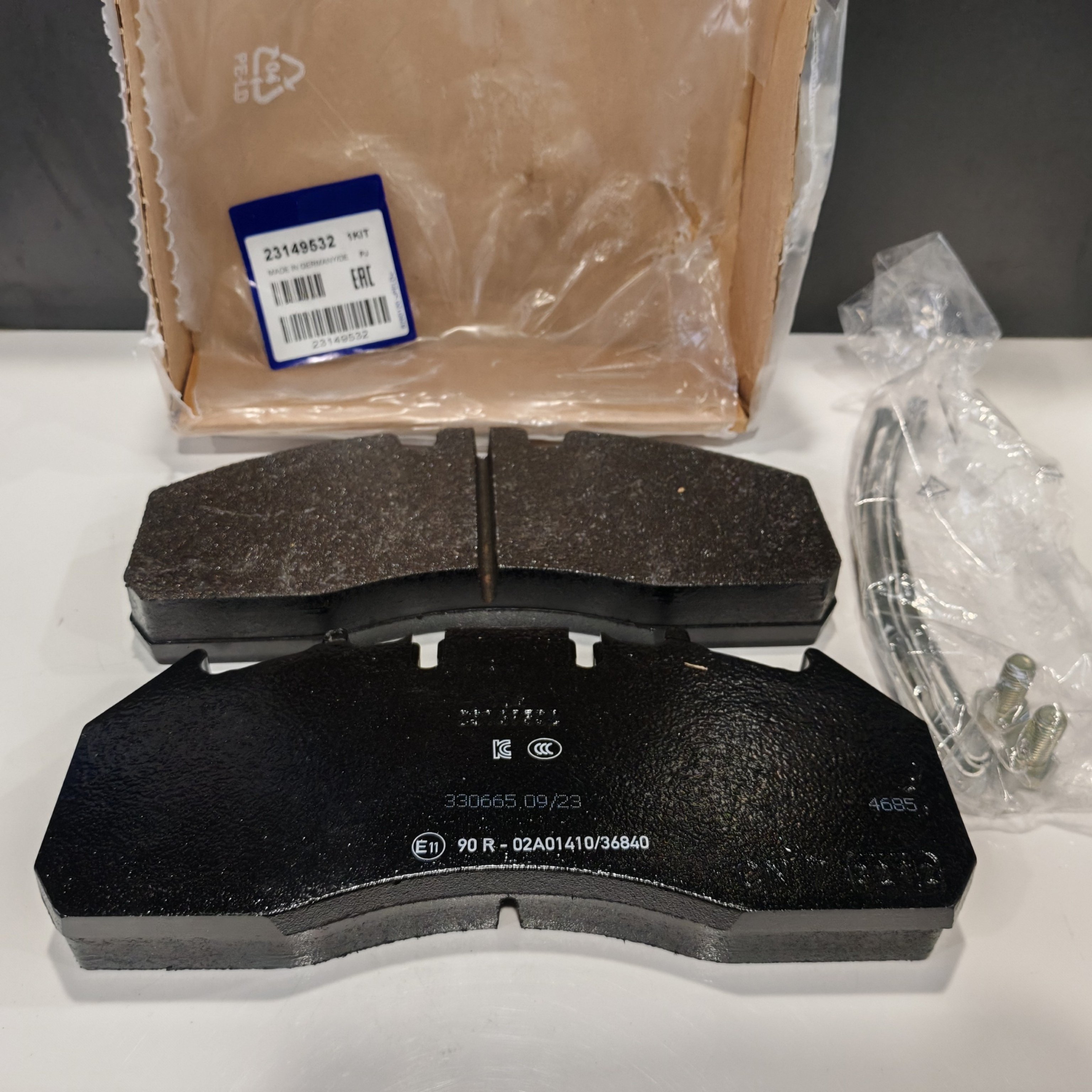 Semi Metallic Ceramic Truck Bus Brake Pad 23149532 Fit for VOLVO RENAULT TRUCKS