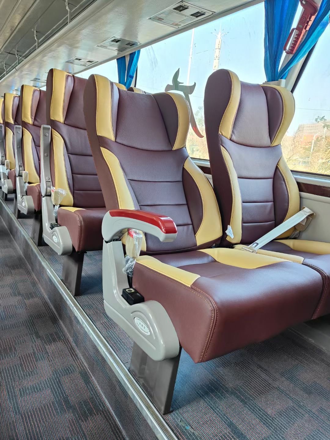 Wholesale Popular Manufacturer Luxury Auto Seat Electric Car Conversion Parts and Accessories Interior VIP Bus Seat for Van Bus