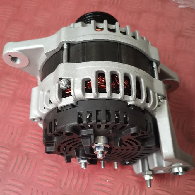 ISDF4.5 DCEC 28V 80A Original Genuine Aftermarket Motor Parts 24 Volt Alternator 5662929