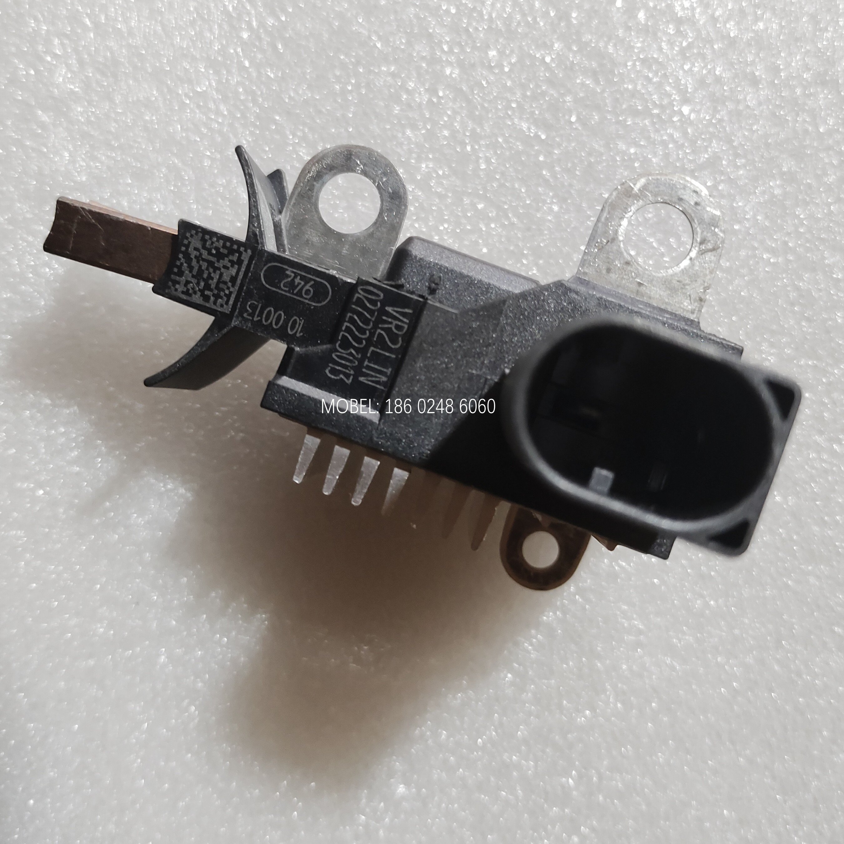 FOR BOSCH 14V GENUINE REGULATOR ALTERNATOR PARTS VOLTAGE 0272223013 for VW CRAFTER BUS /VAN