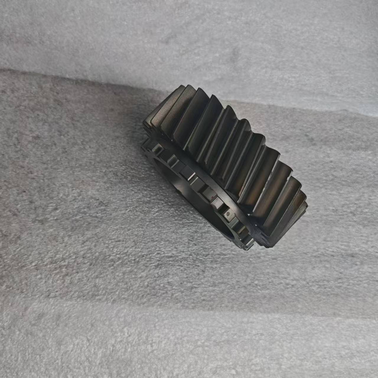 New Heavy Bus Transmission Engine Part Auto Repair Parts 2 Axis 6 Speed Gearbox Pinion