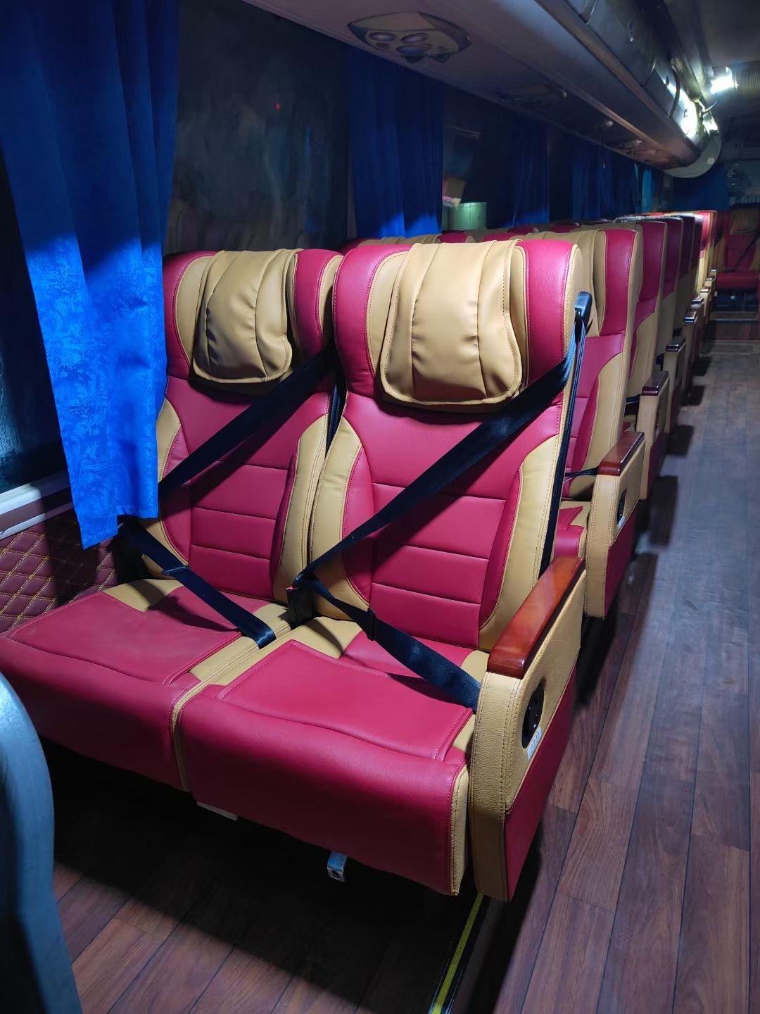 Manufacturer Custom VIP Car Interior School Seat Bus Accessories Luxury coach Bus Seat Leather Bus Passenger Rear Seat for Sale