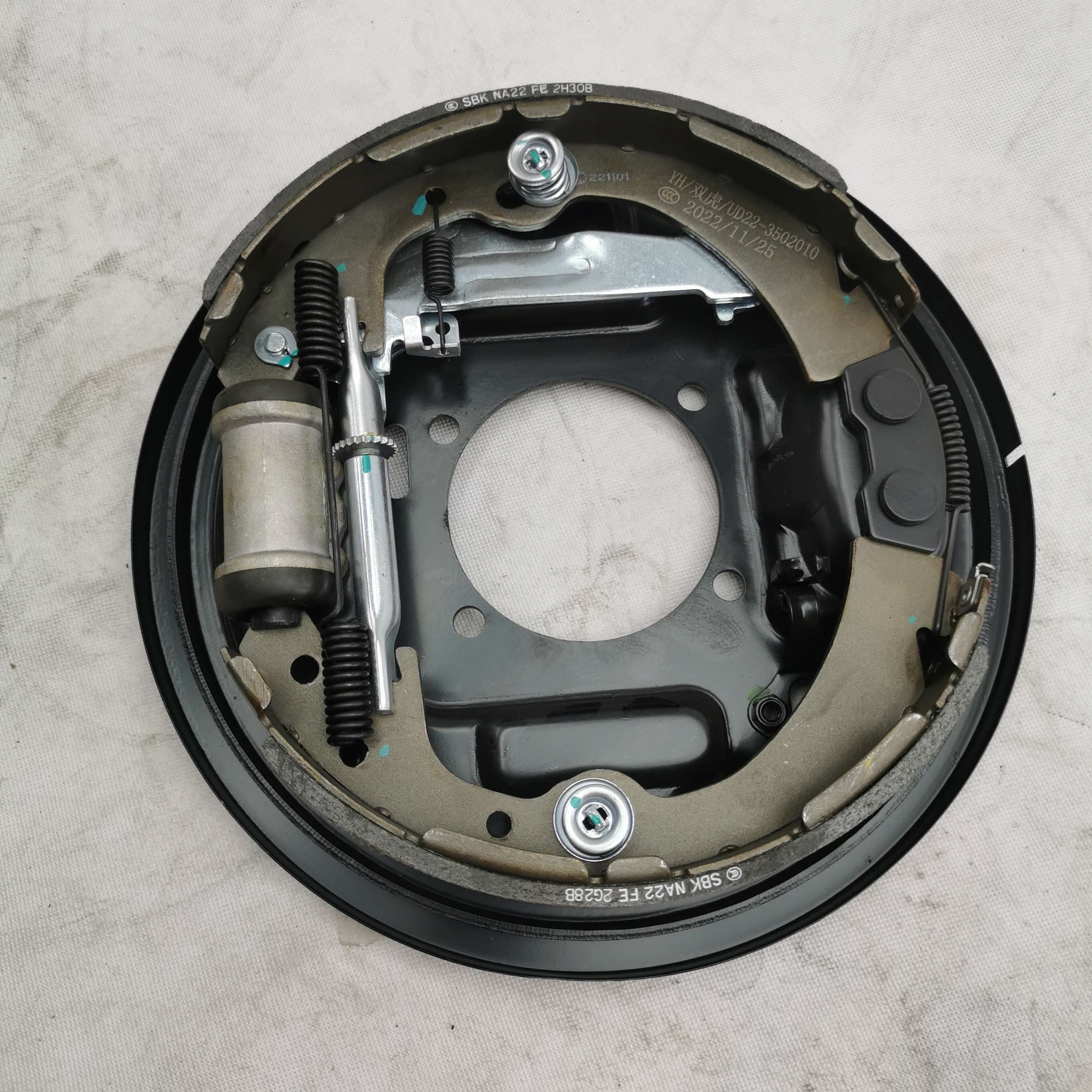 Foton Truck Parts Left Rear Brake Assy UD22-3502010