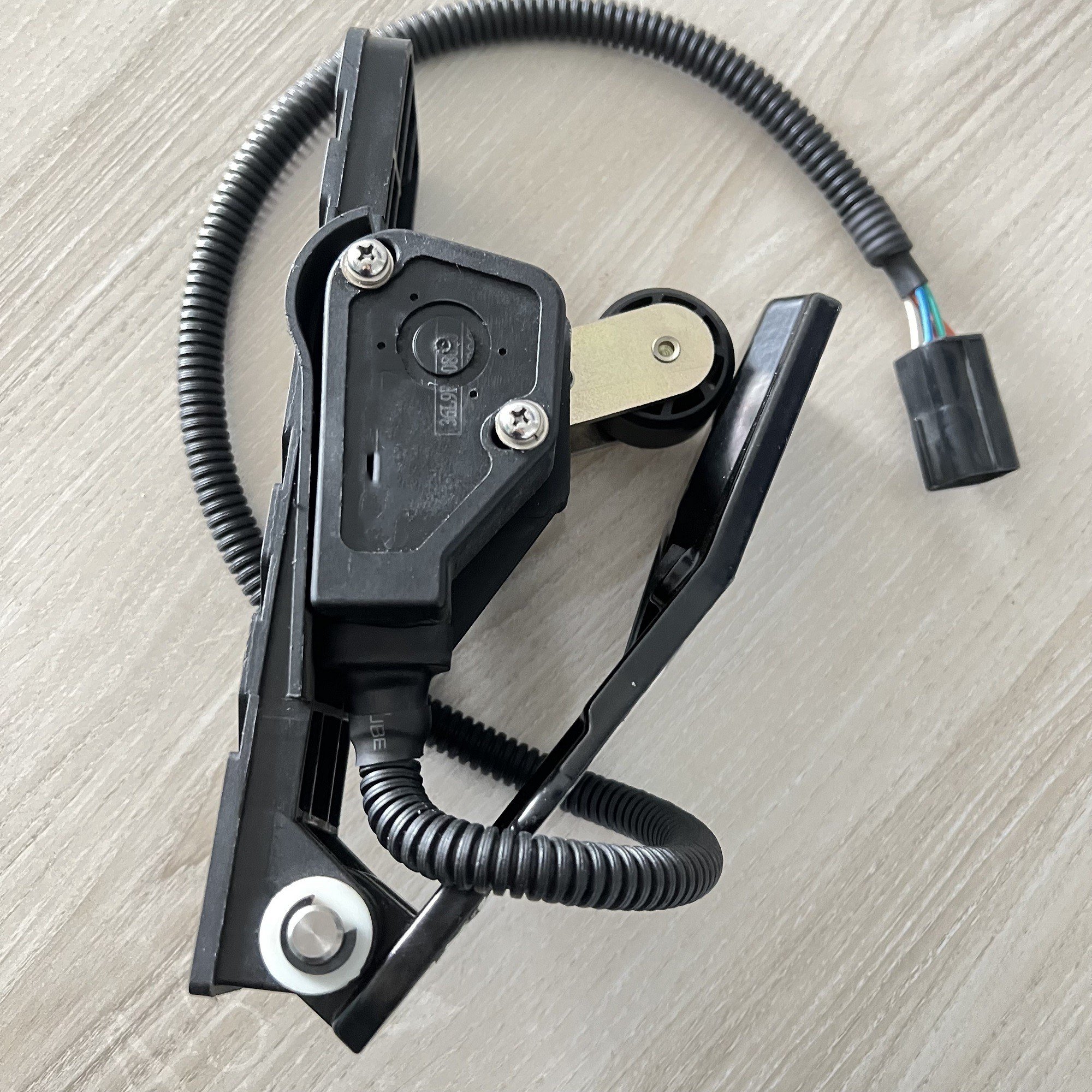 Chinese Factory Custom-made Truck Body Parts Side Electric Step Accelerator Pedal