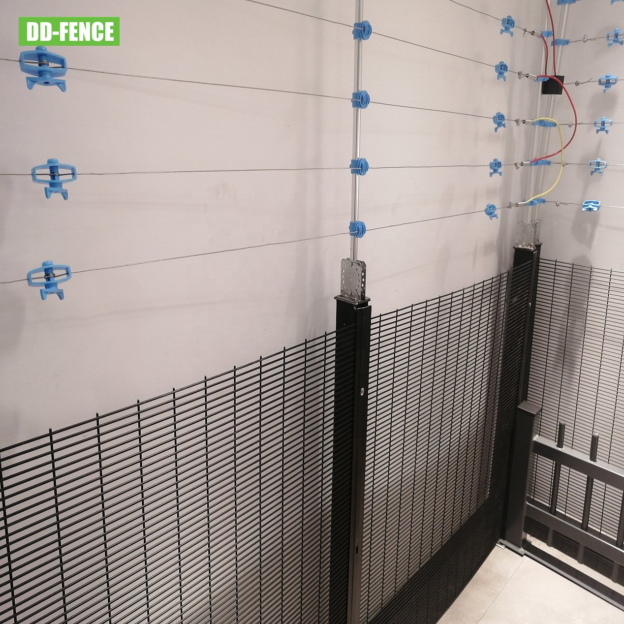 Pulsed Physical Barrier Electrified Fence Alarm System Electric Fence with Anti Theft for Villa Farm Village Backyard Prison