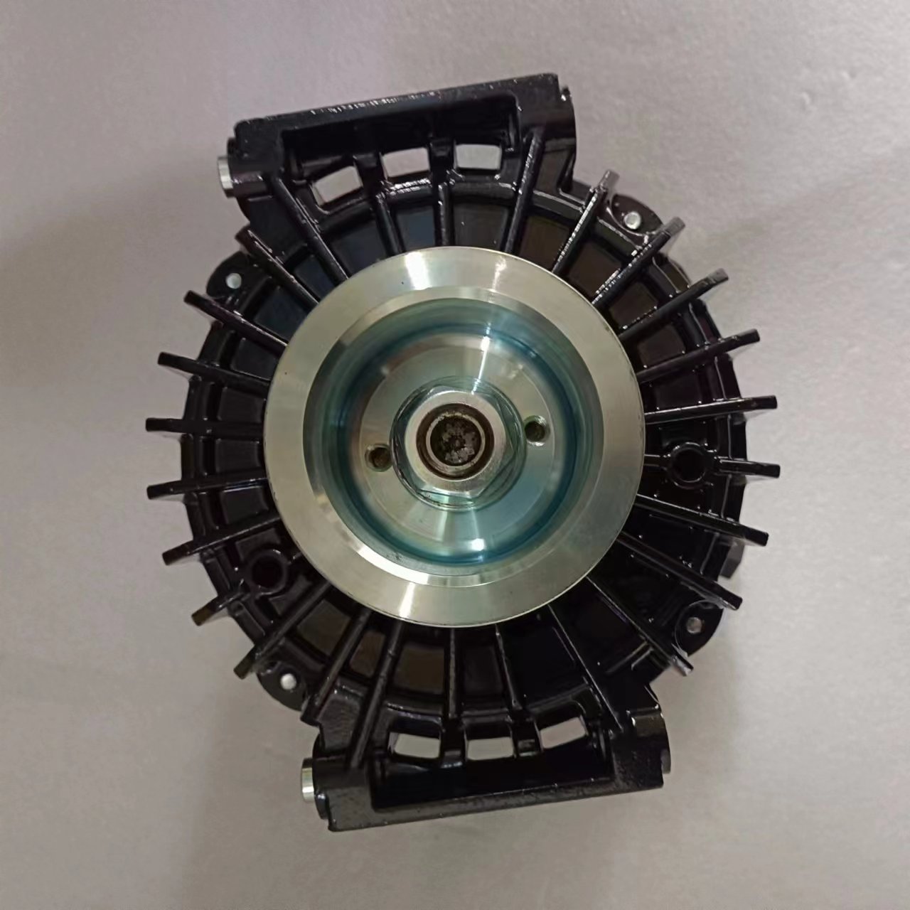 24V Alternator for SCANIA BUS 2448165 2470900 Engine Alternator 24V 150A