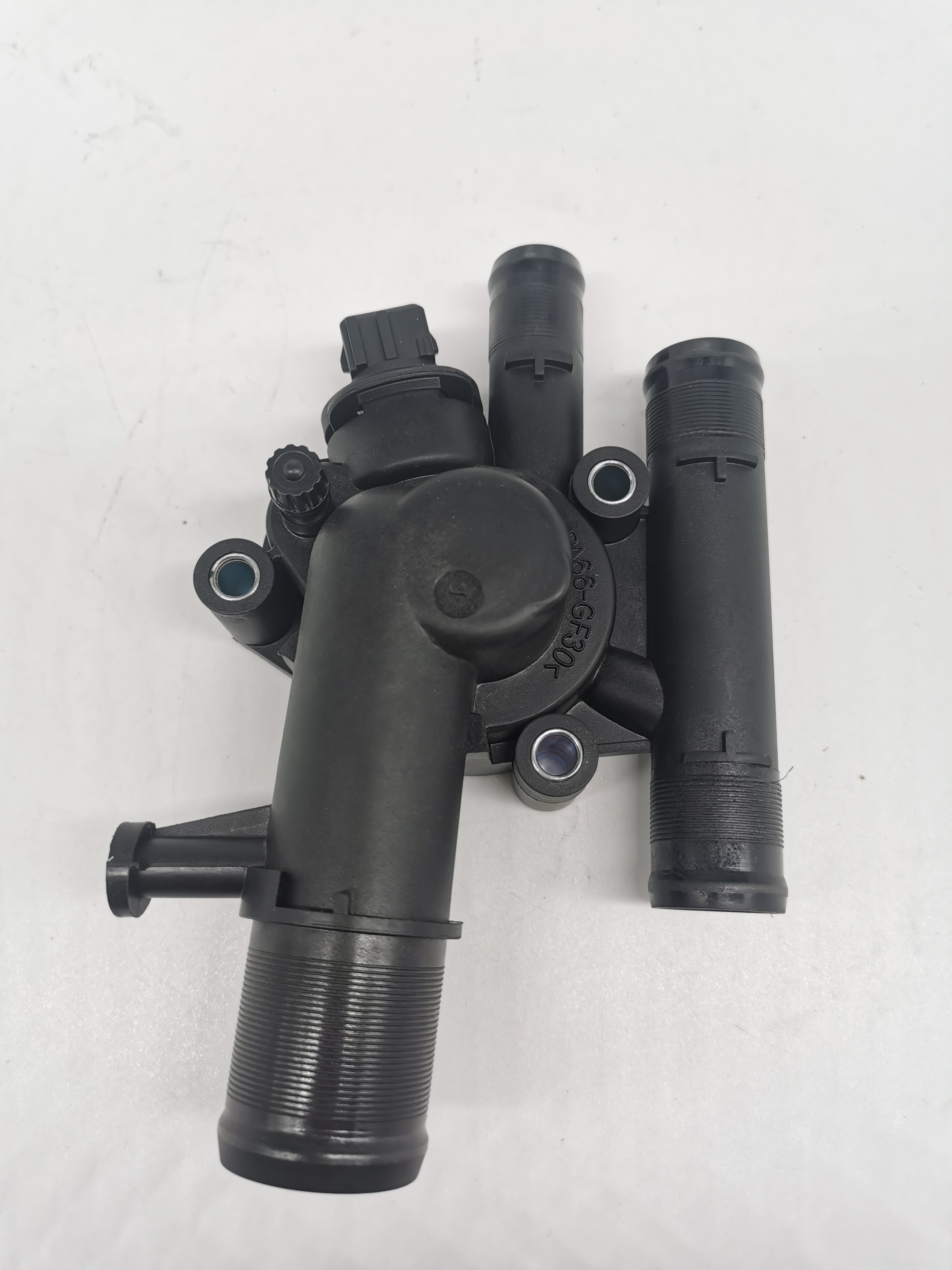 engine cooling thermostat housing cover a engine parts 8200674368