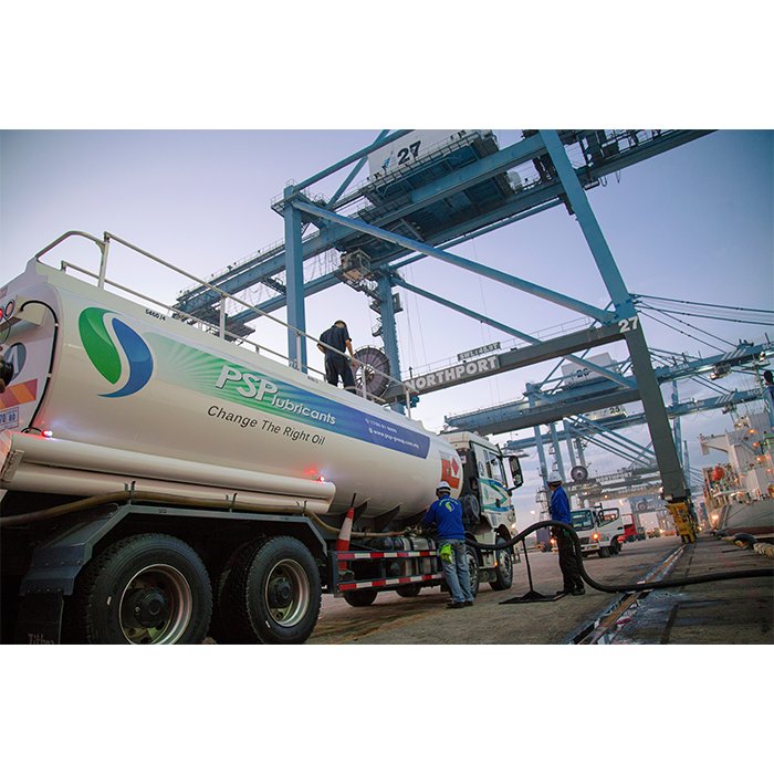 Wholesale Multi-grade Diesel Engine Oil SAE 15W-40, 20W-50 CF-4 Commercial Lubricants Low Price Malaysia Origin