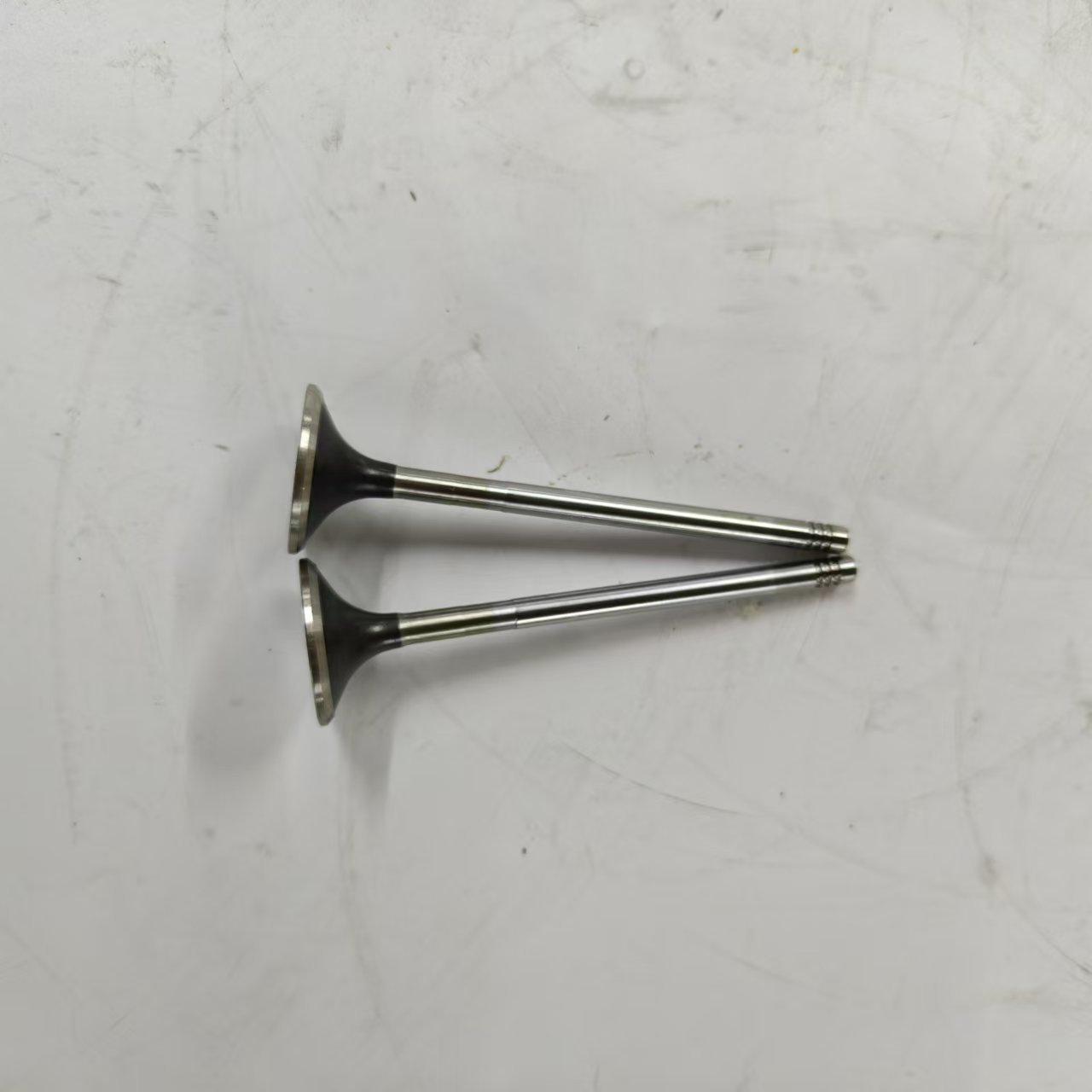 Original SAIC MAXUS V80 Internal Combustion Engine Exhaust Valve C00014557