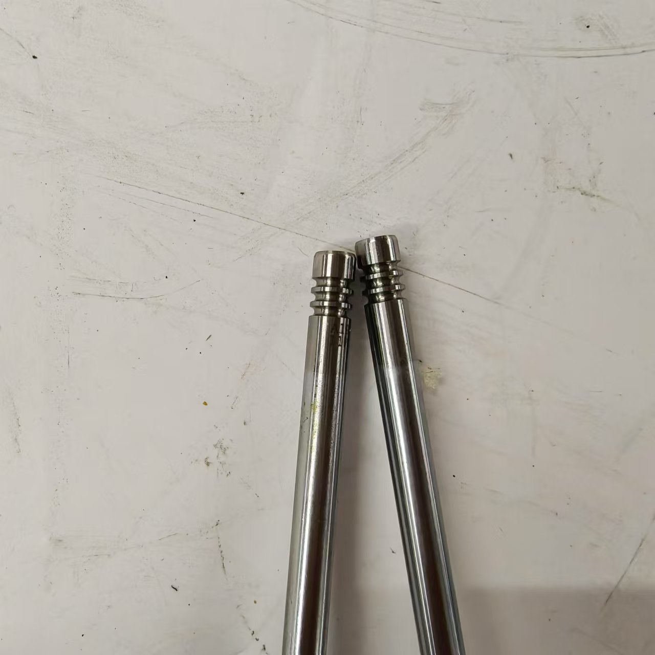 Original SAIC MAXUS V80 Internal Combustion Engine Exhaust Valve C00014557