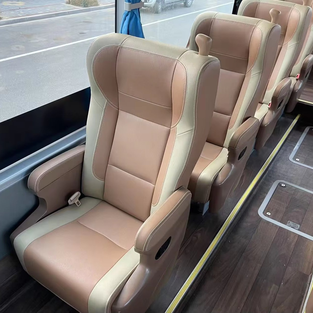 2021 Used Yutong Diesel Coach Buses 310 Yuchai Engine 30 40 50 60 70 Seats LHD 200k km Shuttle Buses for Tourism City Bus Genre