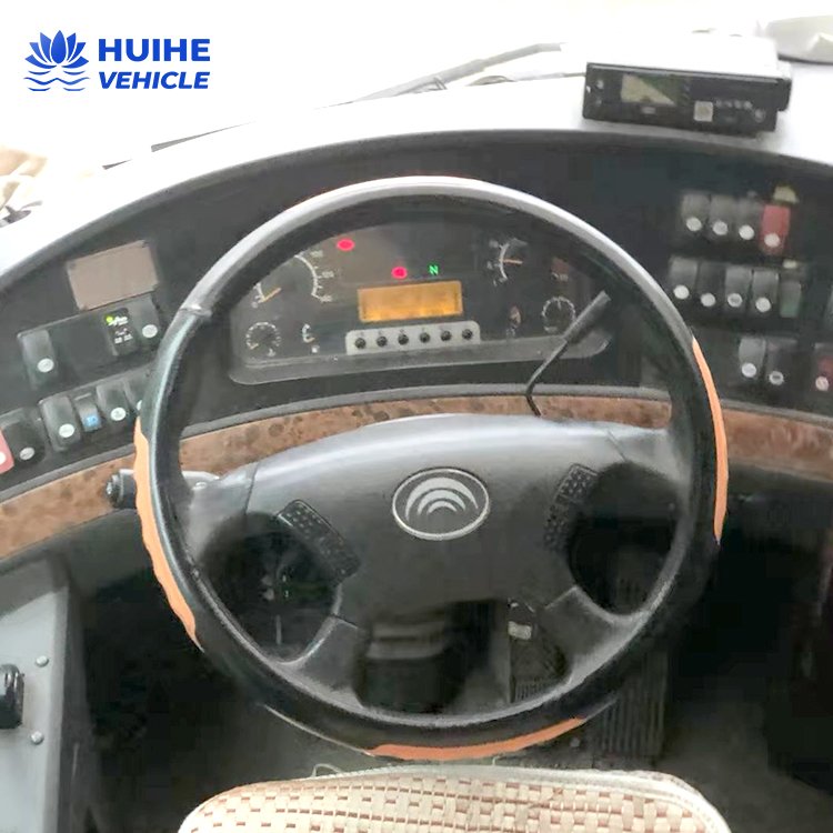 Used Second-Hand Yutong Diesel Bus for Sale Turbo Engine Manual Gearbox Hydraulic Steering System Fabric Seats Rear Camera Metal