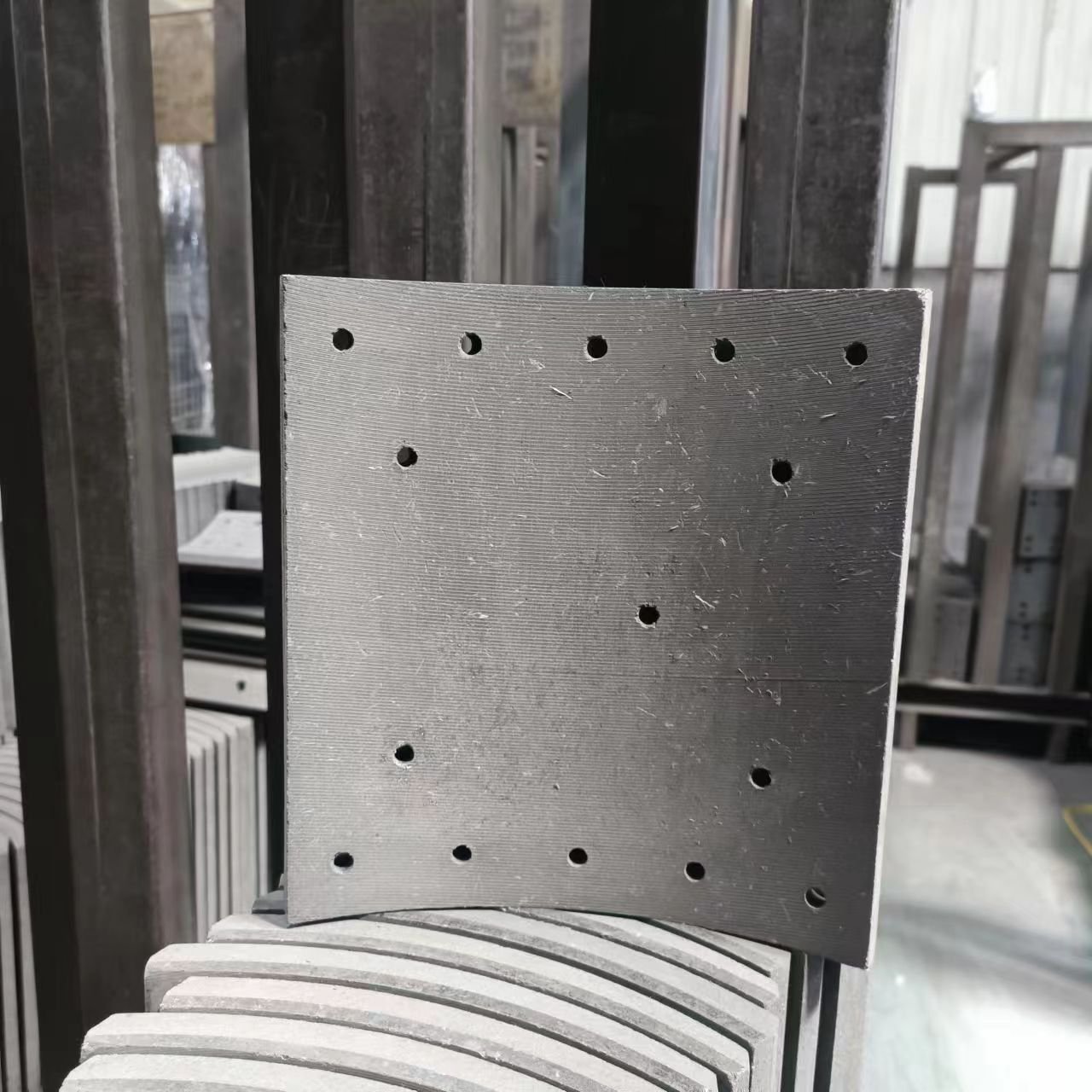 Popular Sale Africa Market Quality Good Price Yutong Bus Brake Lining Front and Rear Break Lining for Kinglong Bus