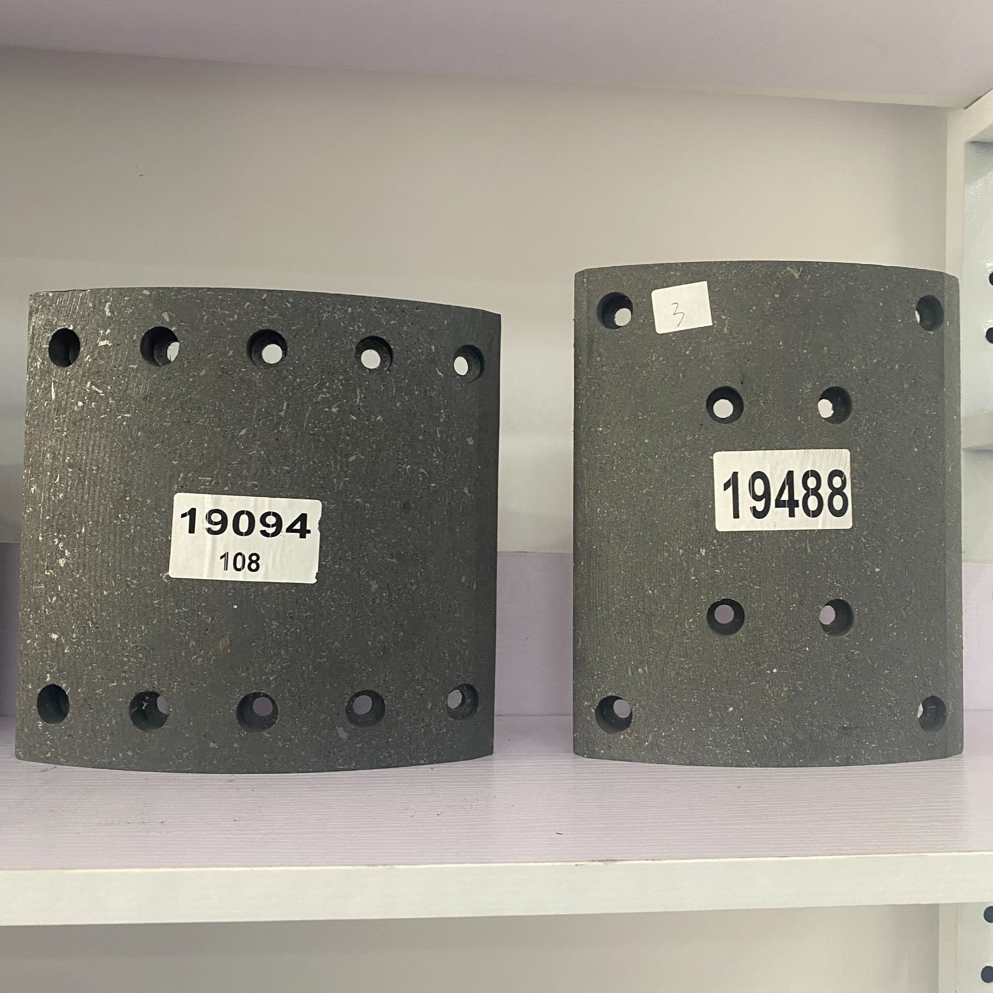 Manufacturer for Brake Linings WVA 19486/19487/19488 Heavy Card Friction Disc Brake Linings MP/31/1, MP/32/1, MP/36/1