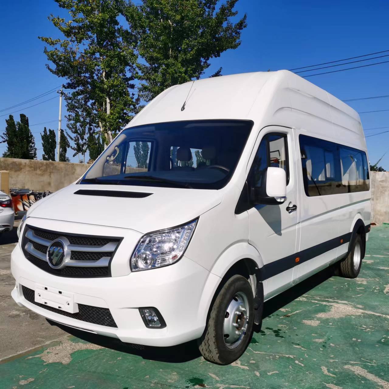 Brand New FOTON Diesel Engine High Roof19 Seater Van