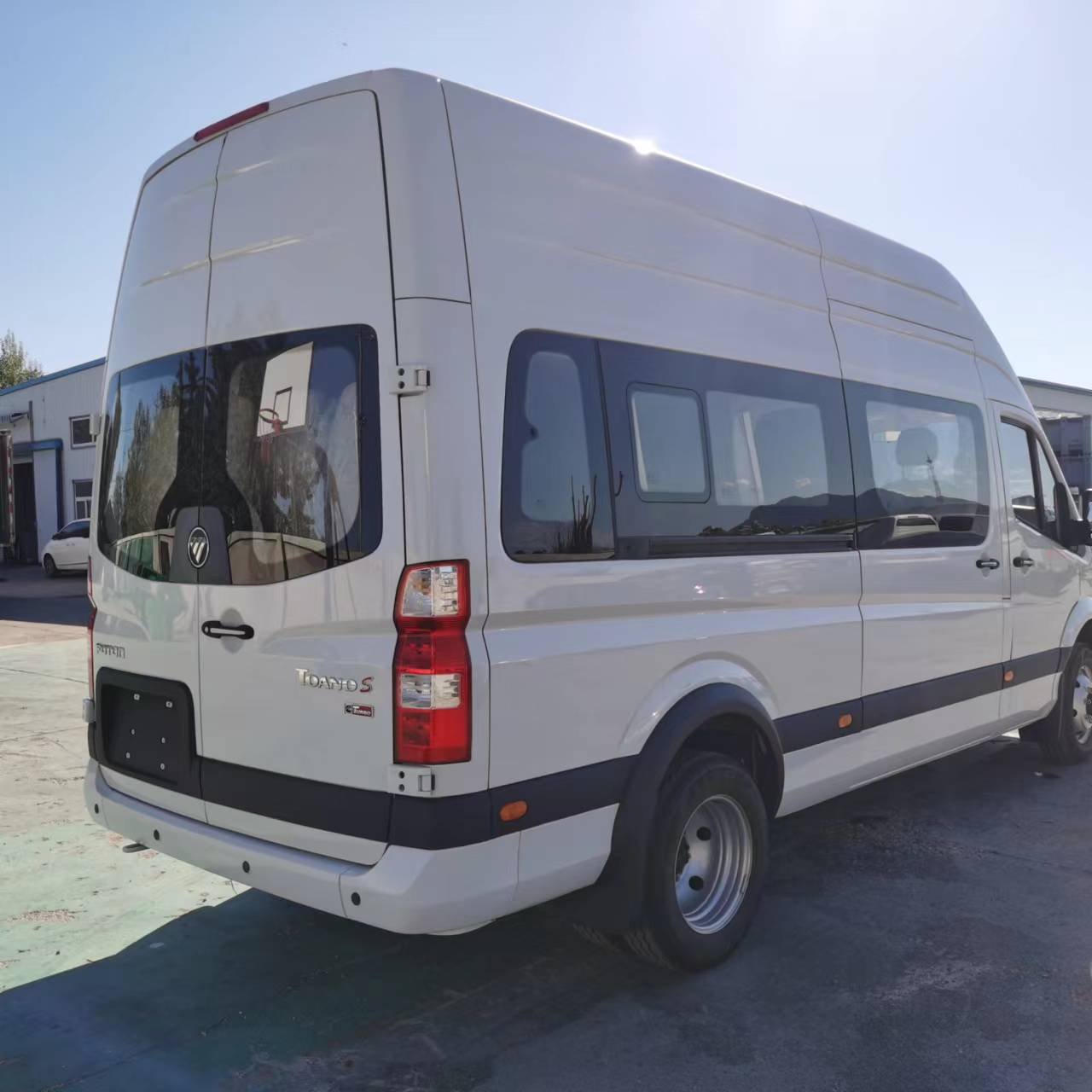 Brand New FOTON Diesel Engine High Roof19 Seater Van