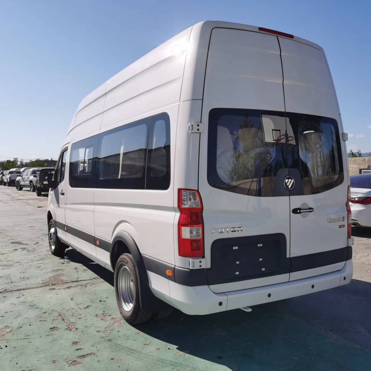 Brand New FOTON Diesel Engine High Roof19 Seater Van