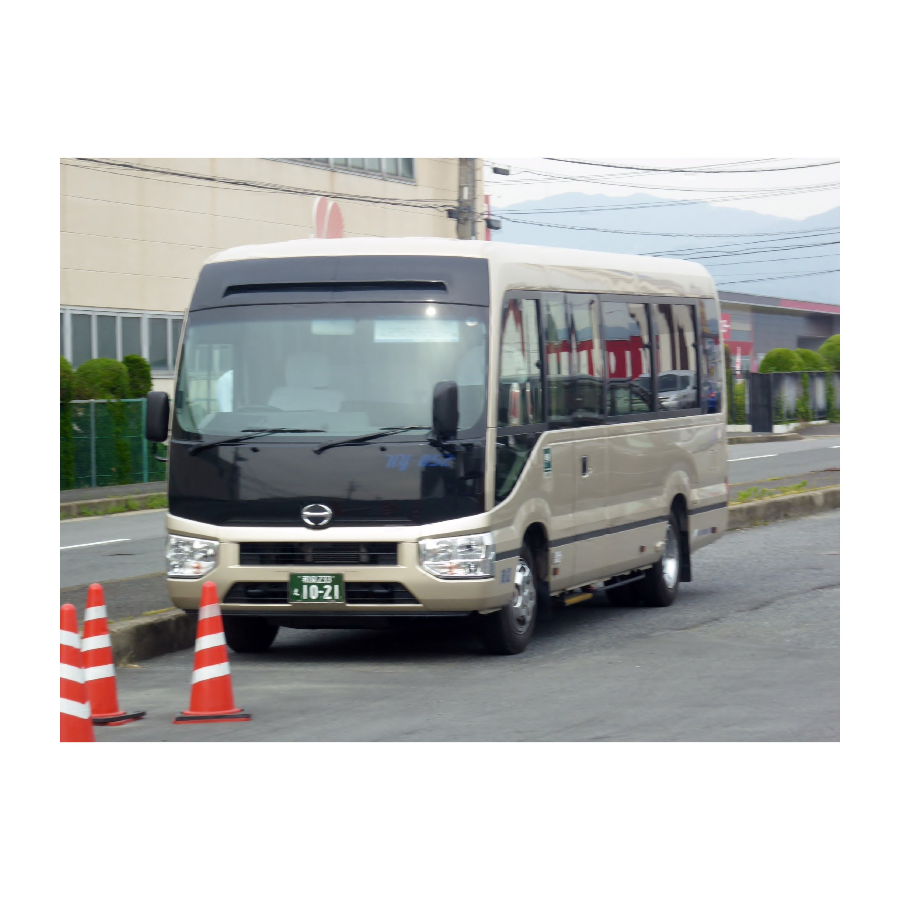 Hino Liesse II Mini Coach Bus 10-19 Seats 120~130hp Diesel Engine Customizable Passenger City Bus Automatic Transmission LHD