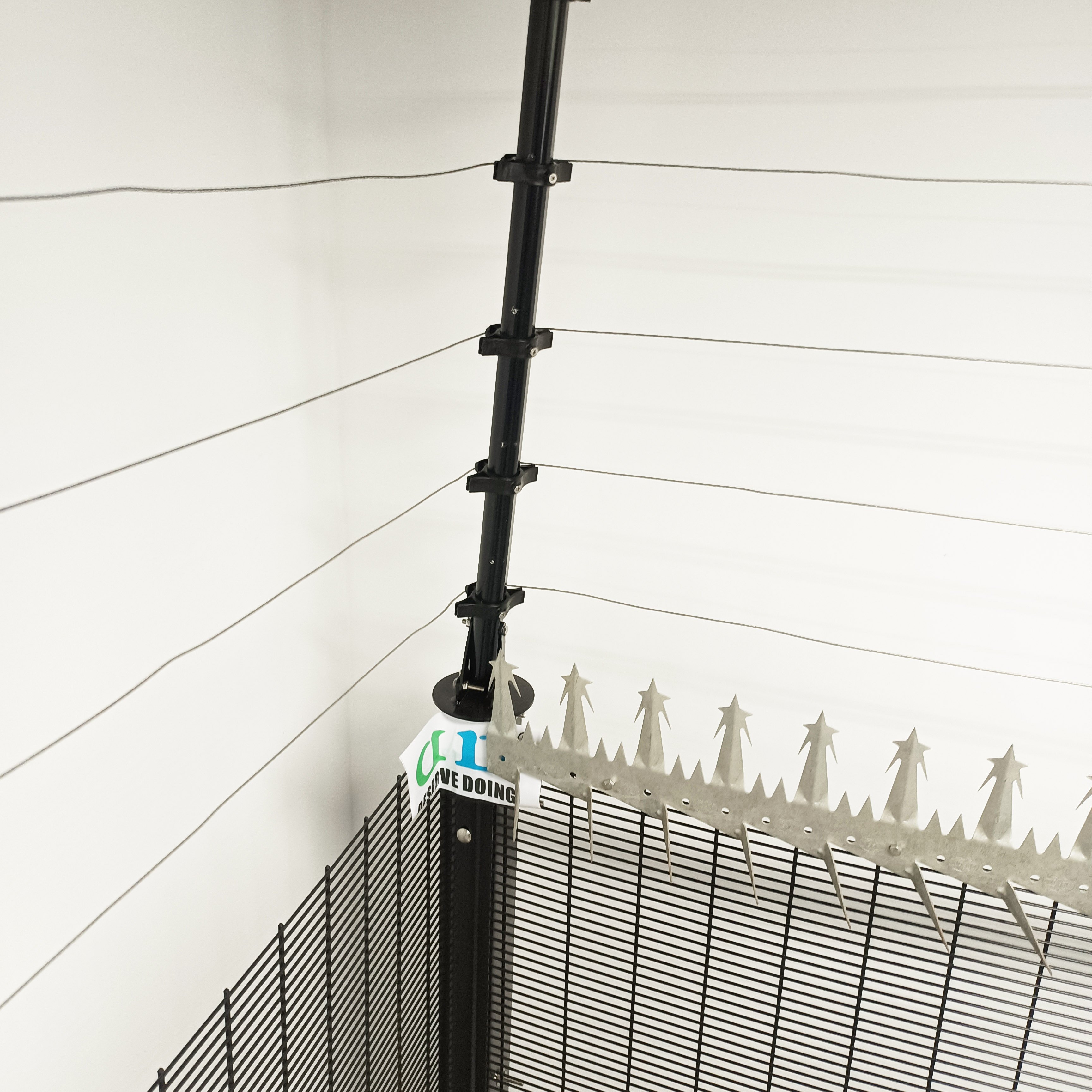 High Voltage Pulse Electric Fence System Farm Fence,high Safety Protection Place Aluminum Alloy Powder Coated Not Support DD-T-B