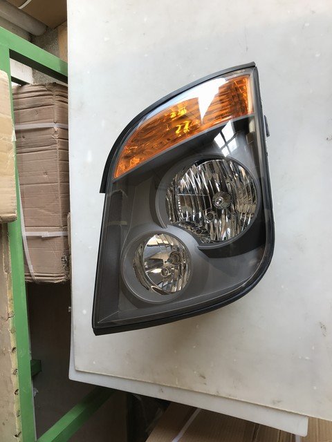 Auto Lighting Systems Vietnam Bus Headlight Front Headlamp HC-B-1082-2