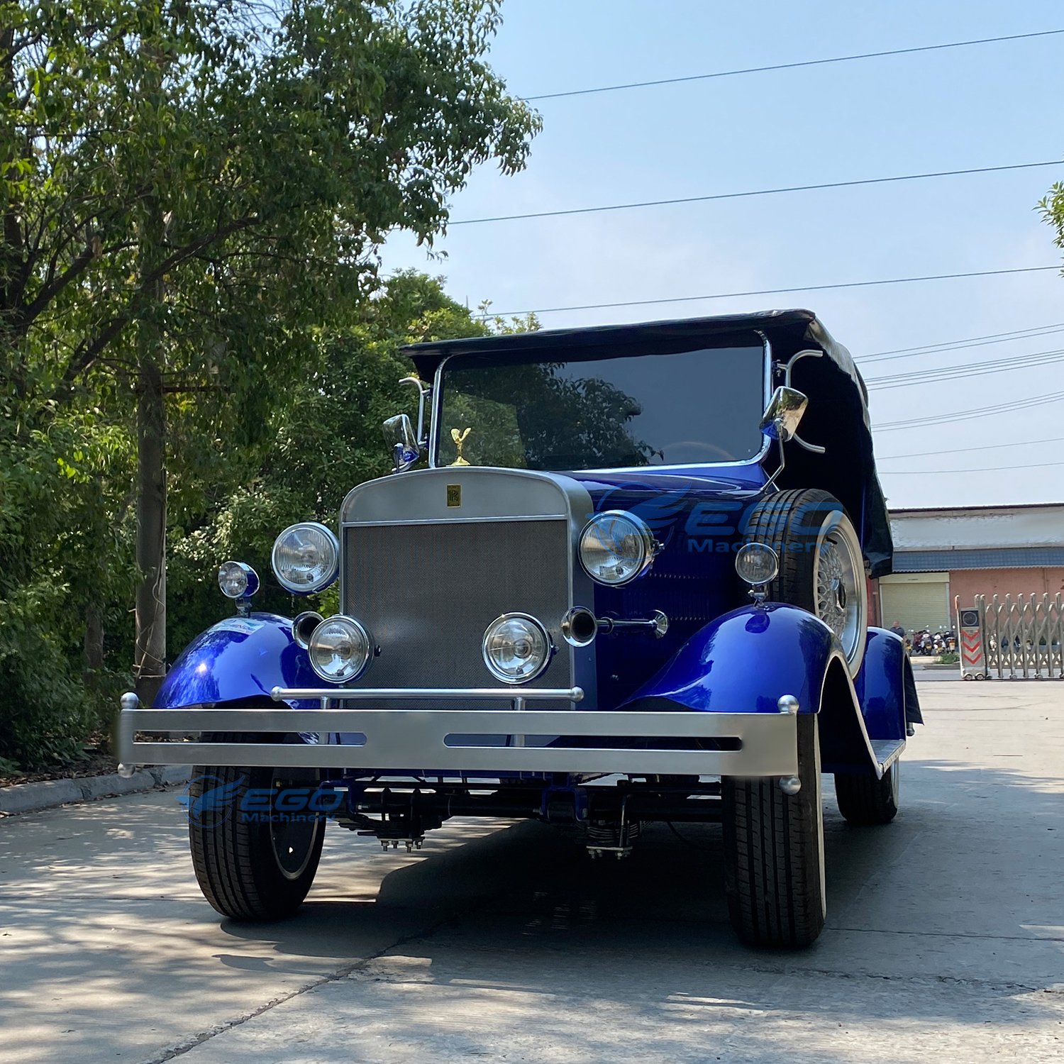 Four Wheel Classic Electric Vintage Car/High Quality 5 Seats Classic Retro Car/5 Seats Antique Retro Vintage Car for Sale