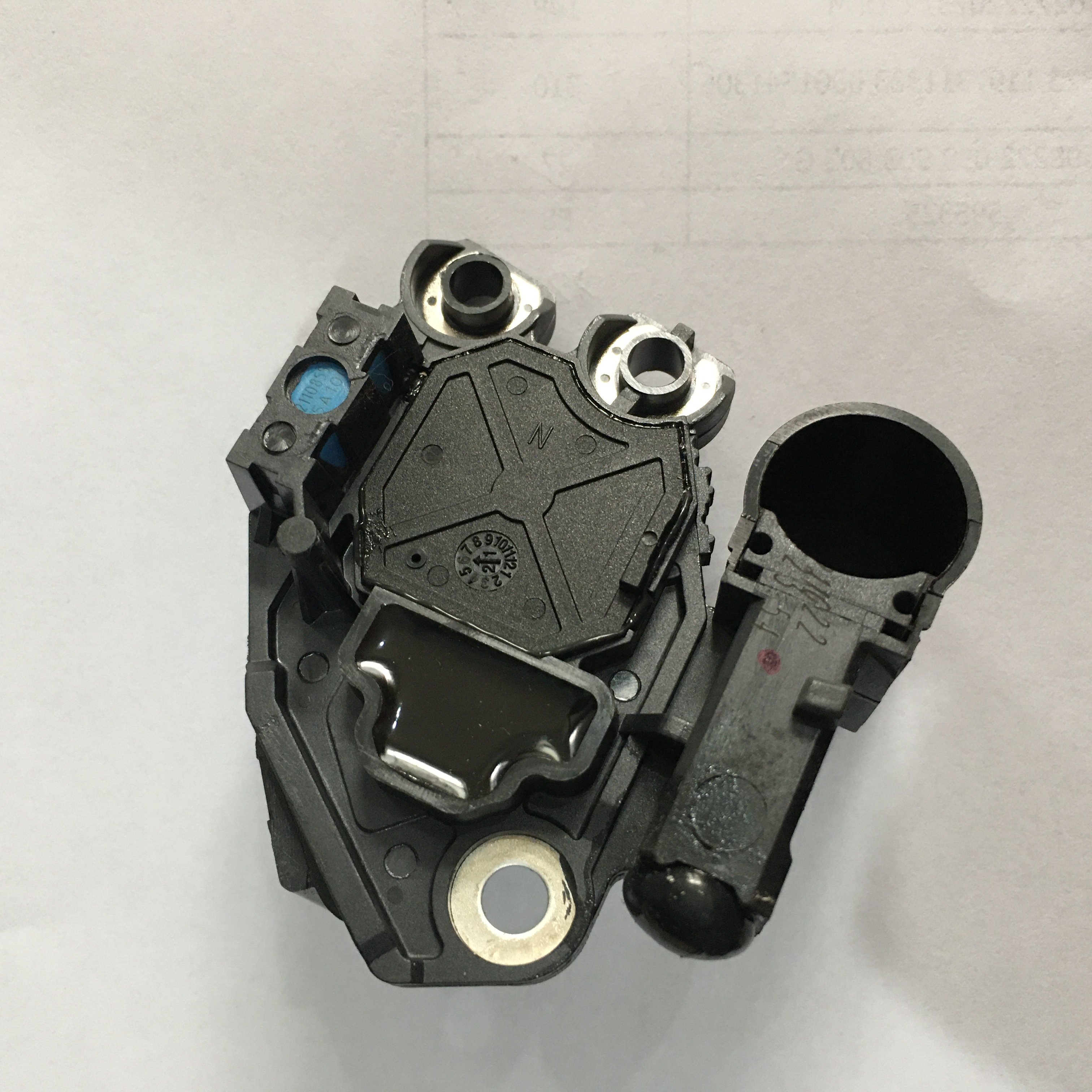 12V Original 595325 599317 0031546406 A0031546406 Regulator for Mercedes-Benz GL-CLASS SPRINTER VITO Bus