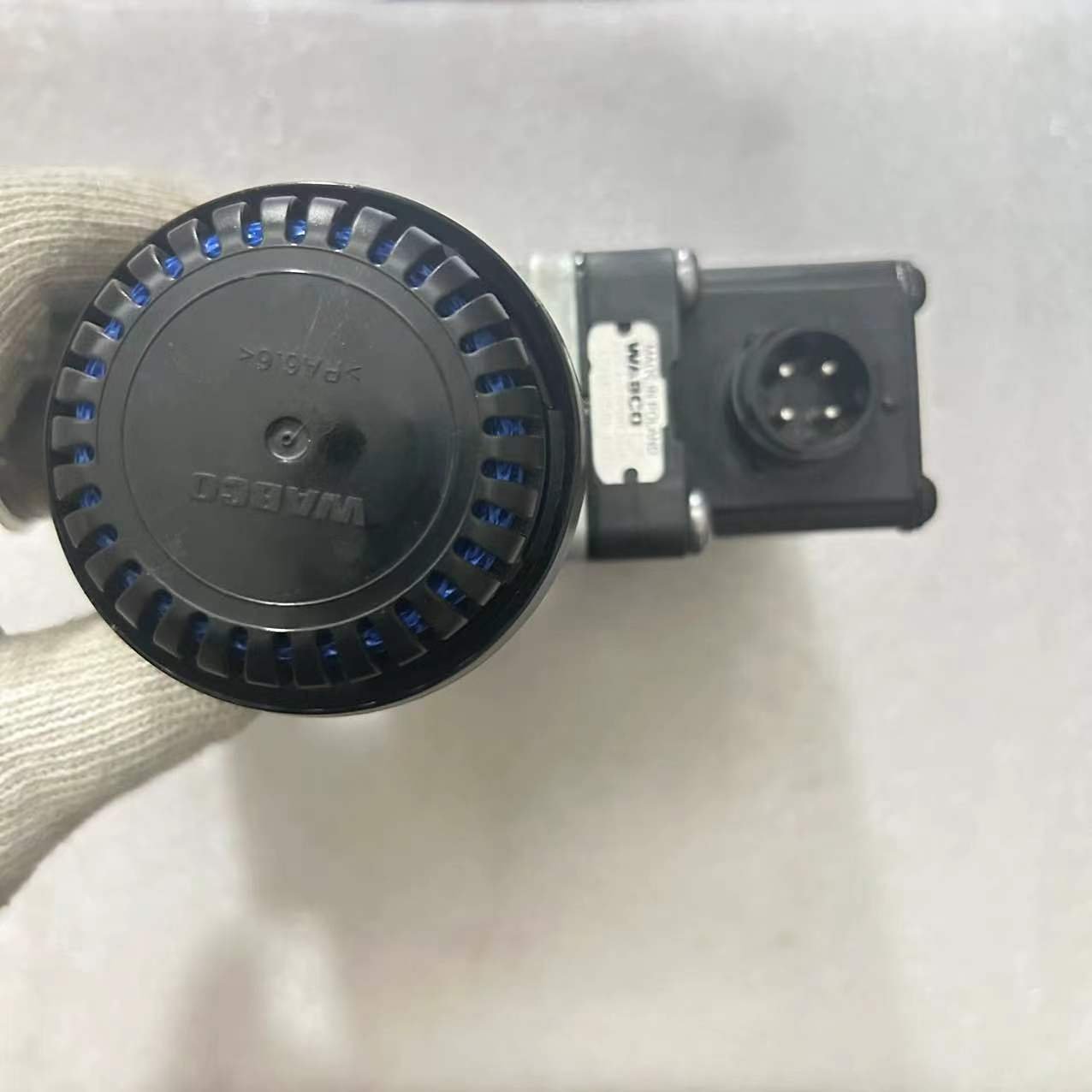 High Quality Bus Bus Accessories Solenoid Valve air Suspension Bag Bridge