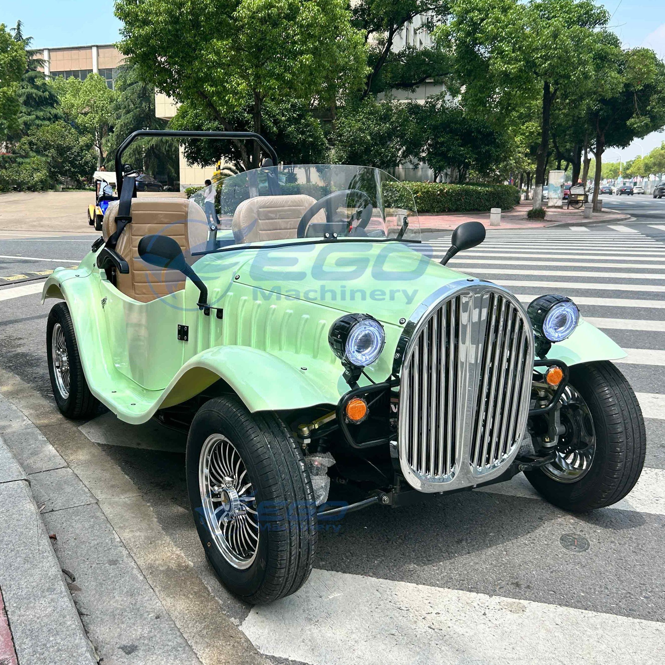CE Manufacturers Solar Retro Electric Mini Four-wheel Classic Car Scenic Tour Car Classic Bus 2 Seat Antique Car