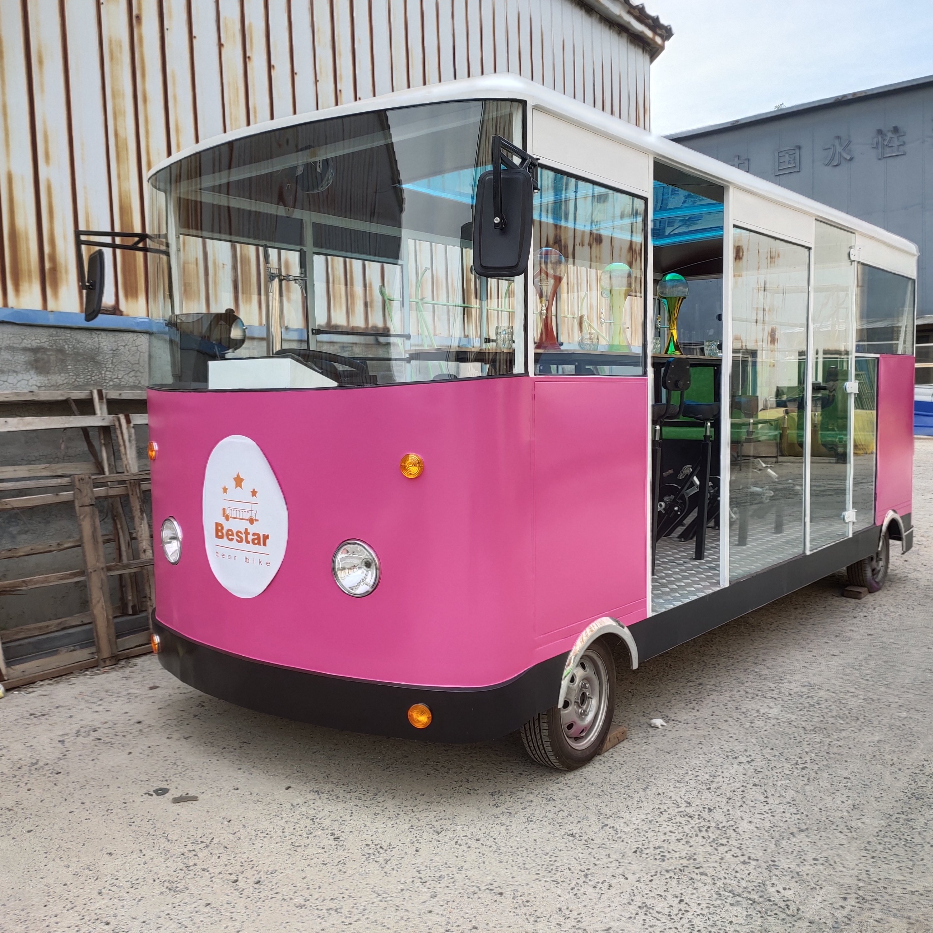 Four-Wheel Tandem Electric Beer Bike with 15 Passenger Capacity New Design for Party and Tourism for Company Teams