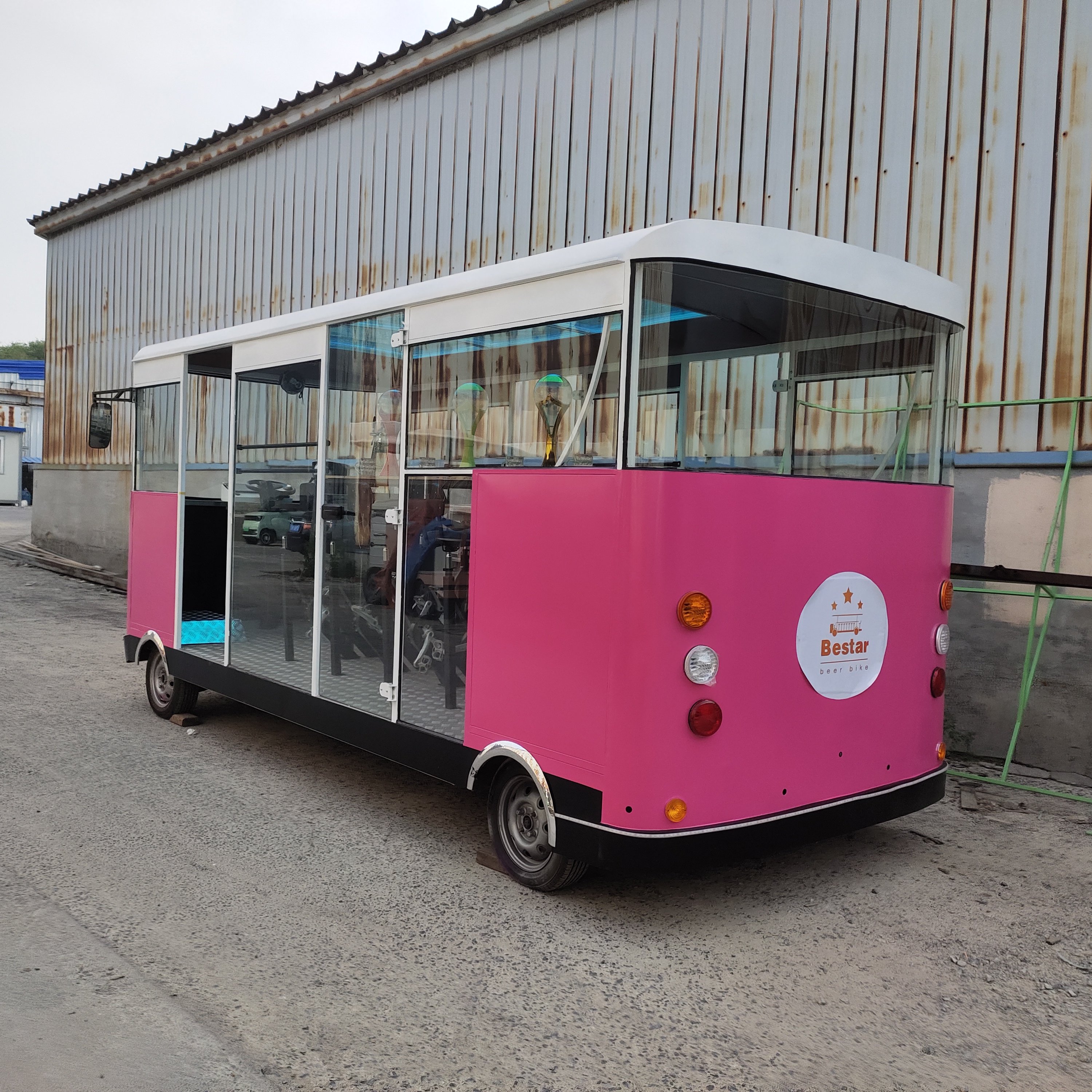 Four-Wheel Tandem Electric Beer Bike with 15 Passenger Capacity New Design for Party and Tourism for Company Teams