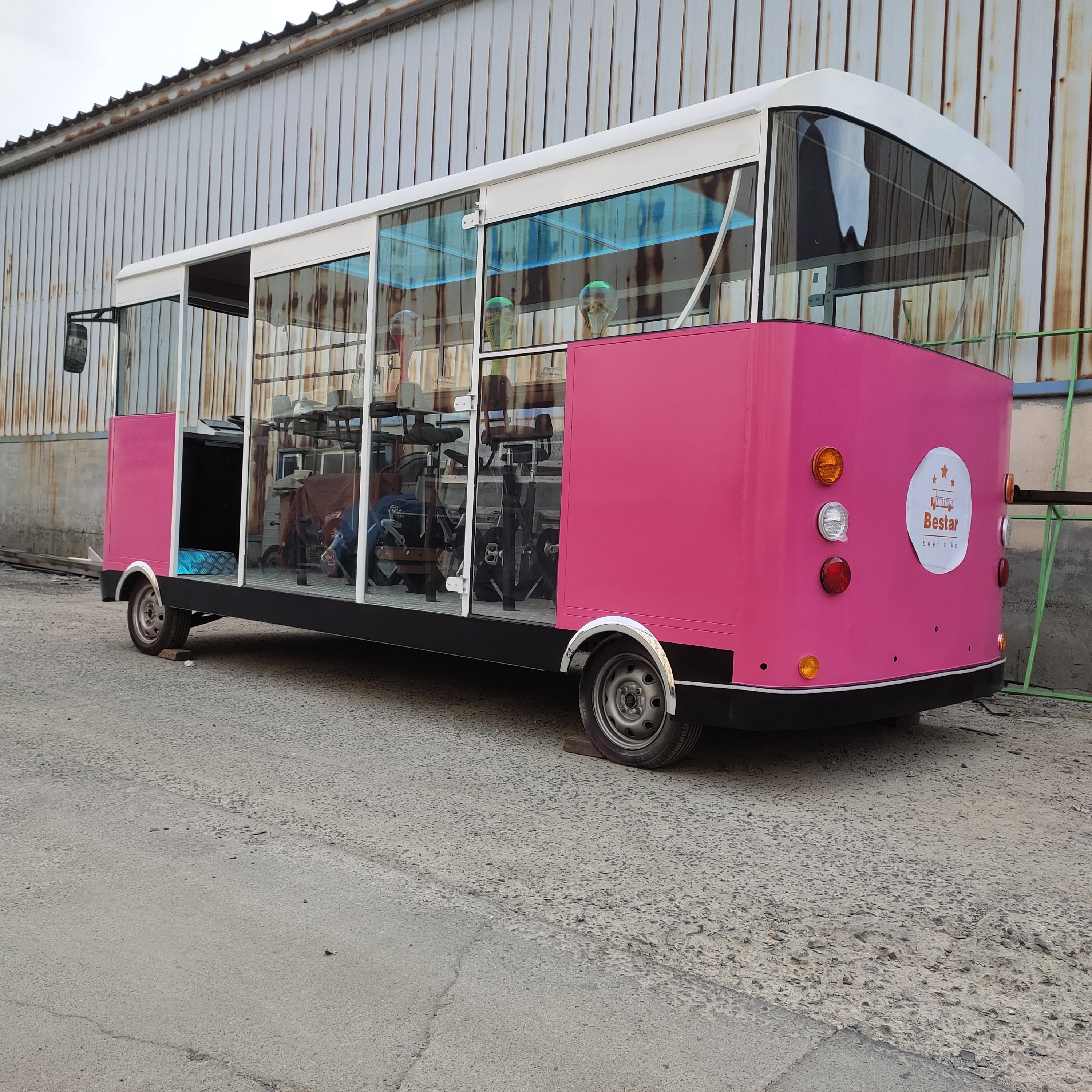 Four-Wheel Tandem Electric Beer Bike with 15 Passenger Capacity New Design for Party and Tourism for Company Teams