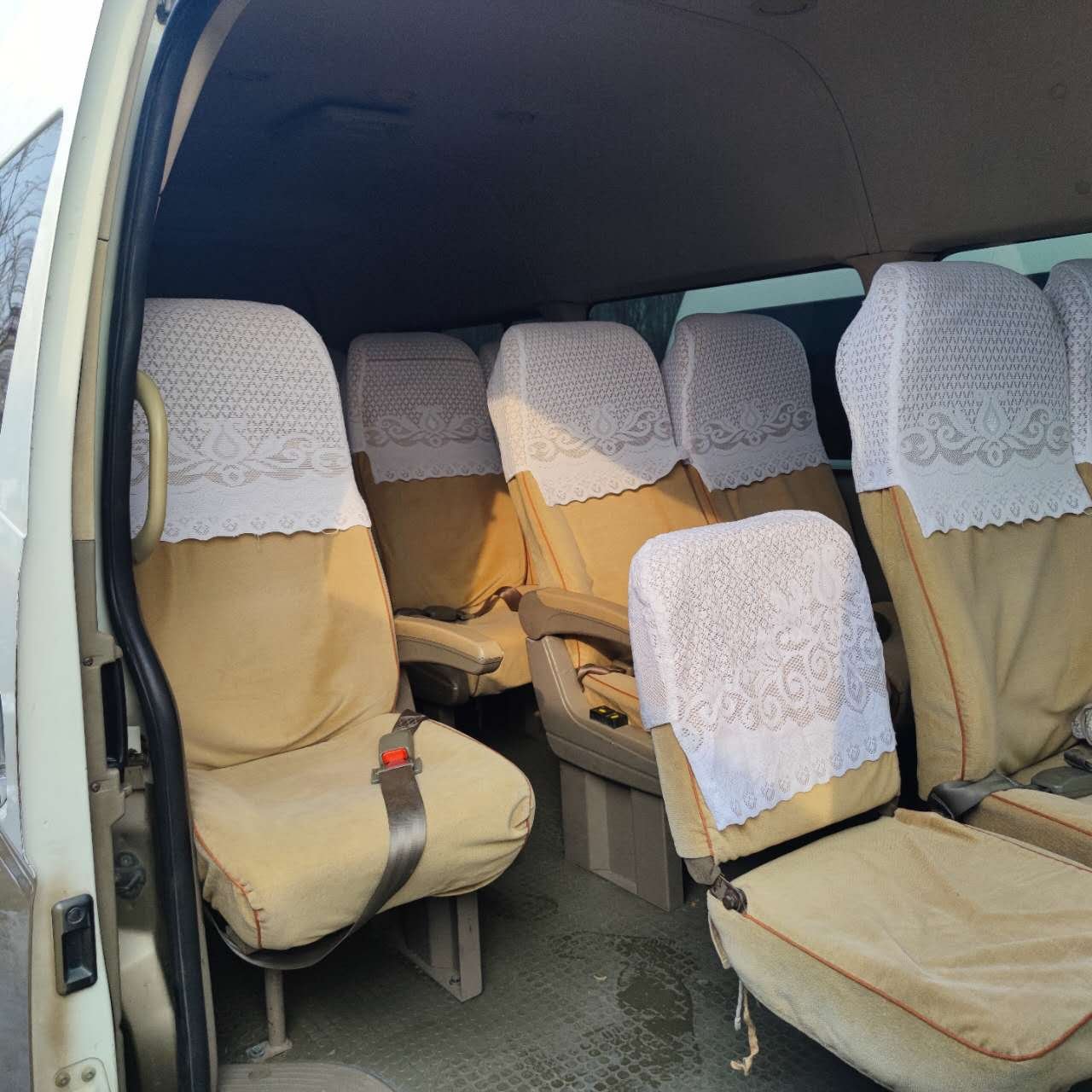 Spots Goods Used Hiace Buses for Sale 9 Seaters Hiace Used Cars Van Hiaces