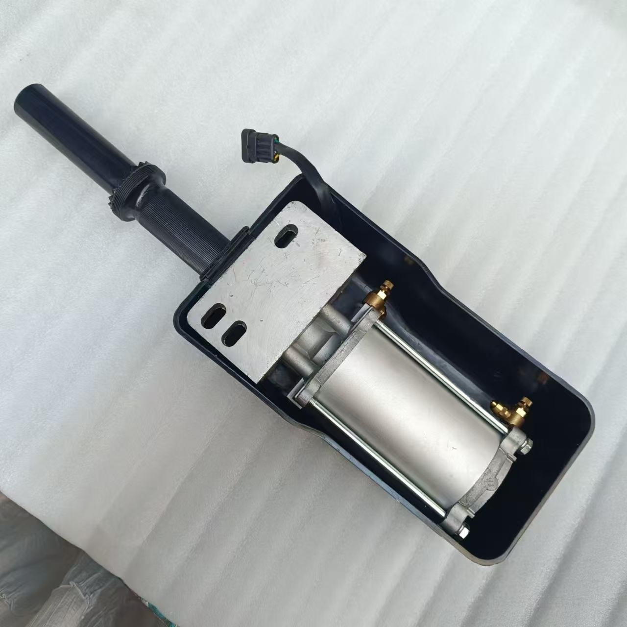 Automatic 12V 24V Door Pump for Yutong Bus Models Plastic Bus Door Systems Accessory New and Used Condition