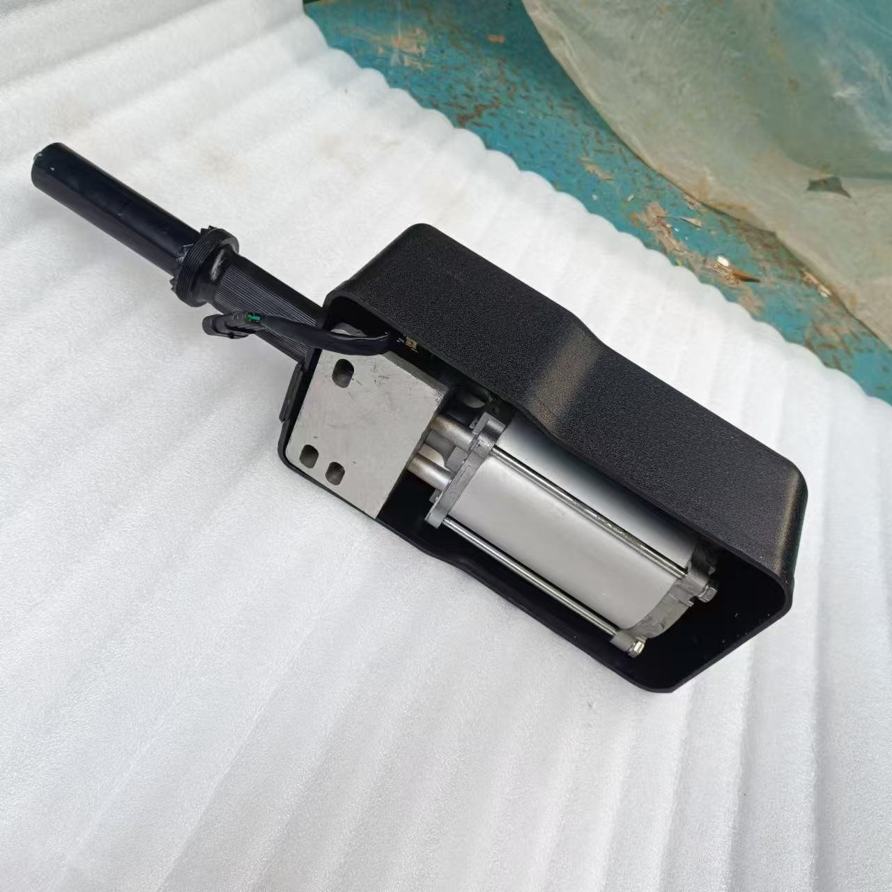 Automatic 12V 24V Door Pump for Yutong Bus Models Plastic Bus Door Systems Accessory New and Used Condition