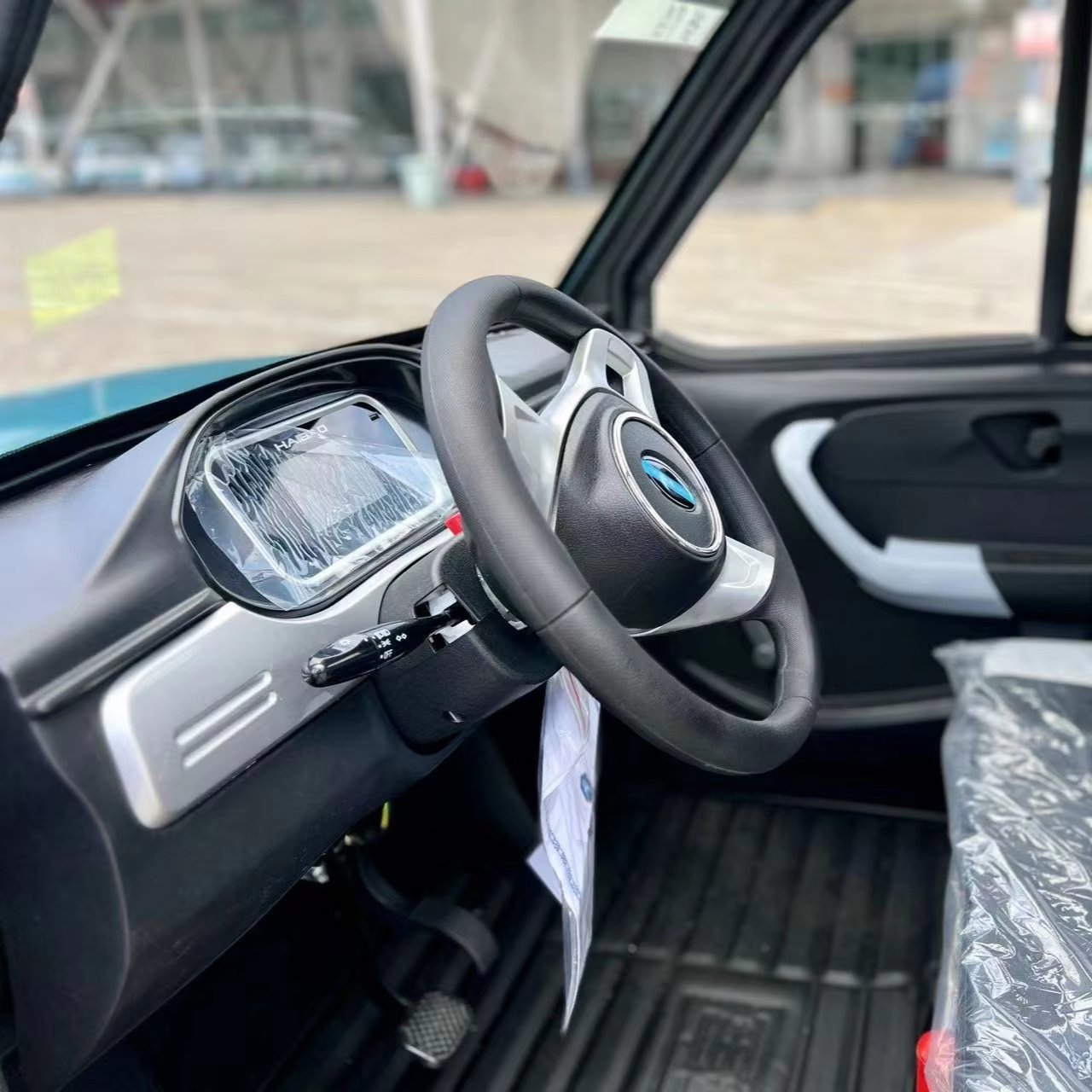 Custom Double Cabin 4 Wheeler Mini Small Ev Electric Pick up Trucks with Cargo Delivery Box