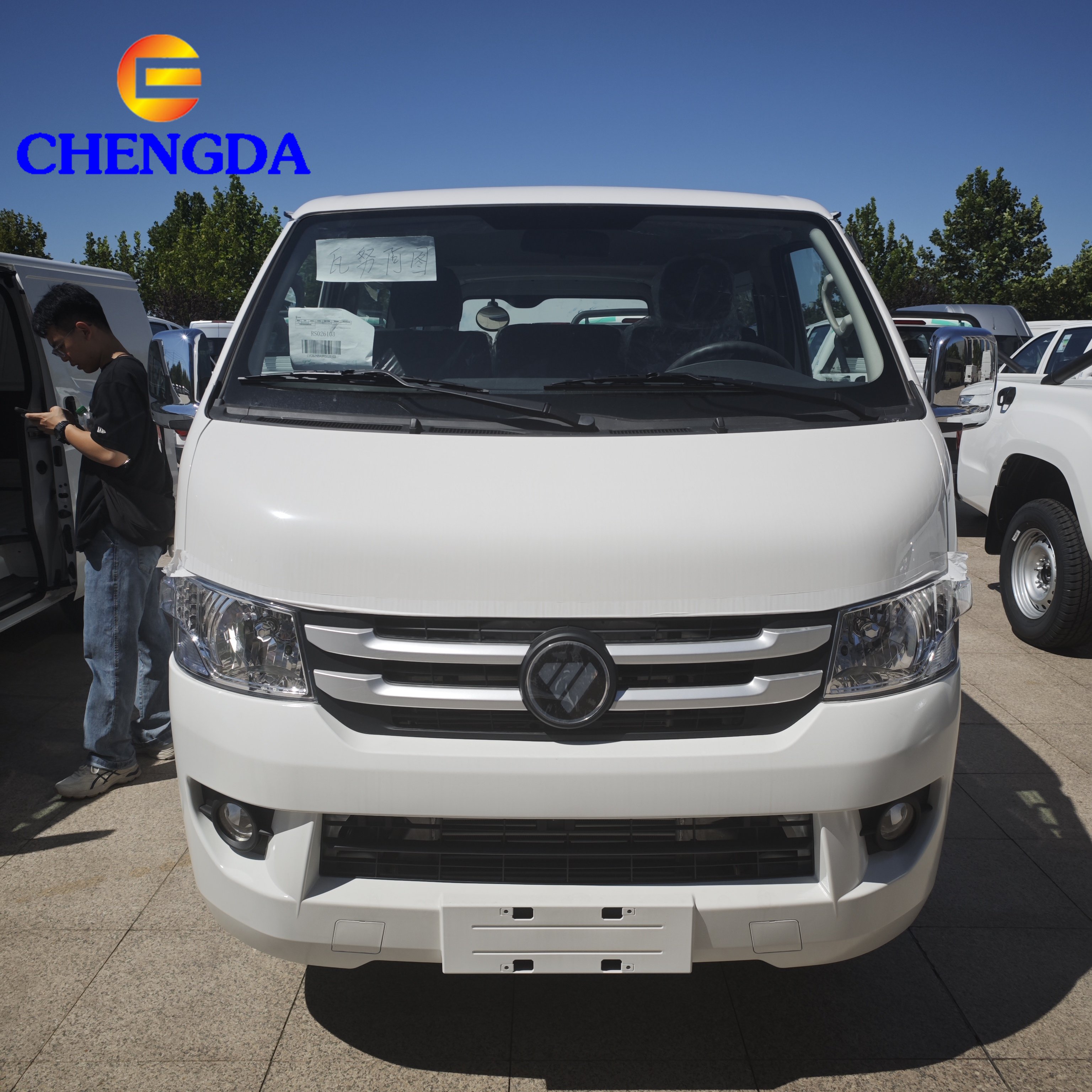 Chengda Factory Price New Used Foton Mini Bus 2 3 5 Ton Minibus 16 Seats Box Van Truck Diesel Electric Van Cargo