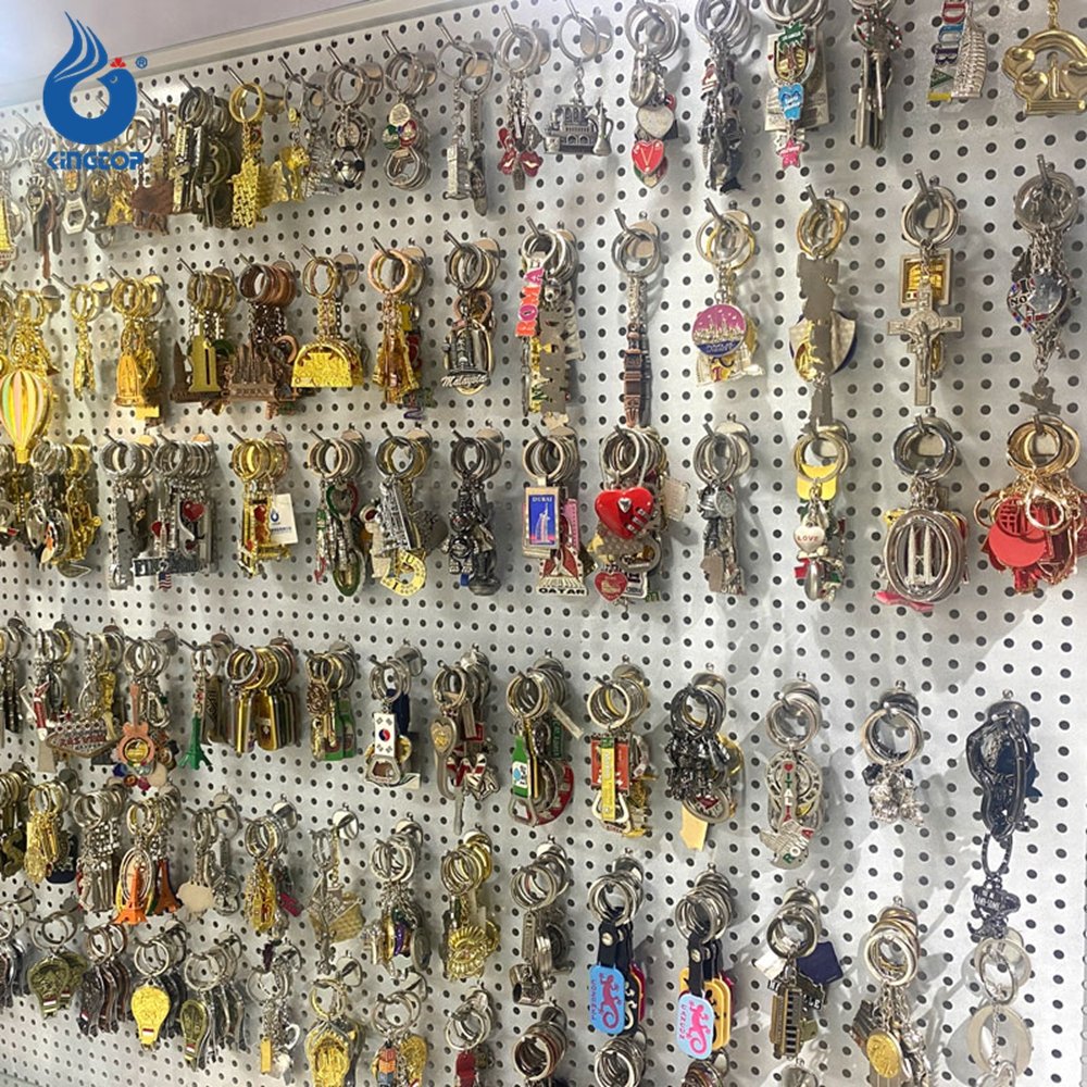 Wholesale Customized Keychain Key Chain Accessories Metal Keychain 3d Custom Keychains Travel Souvenirs Gift Alloy Key Chain