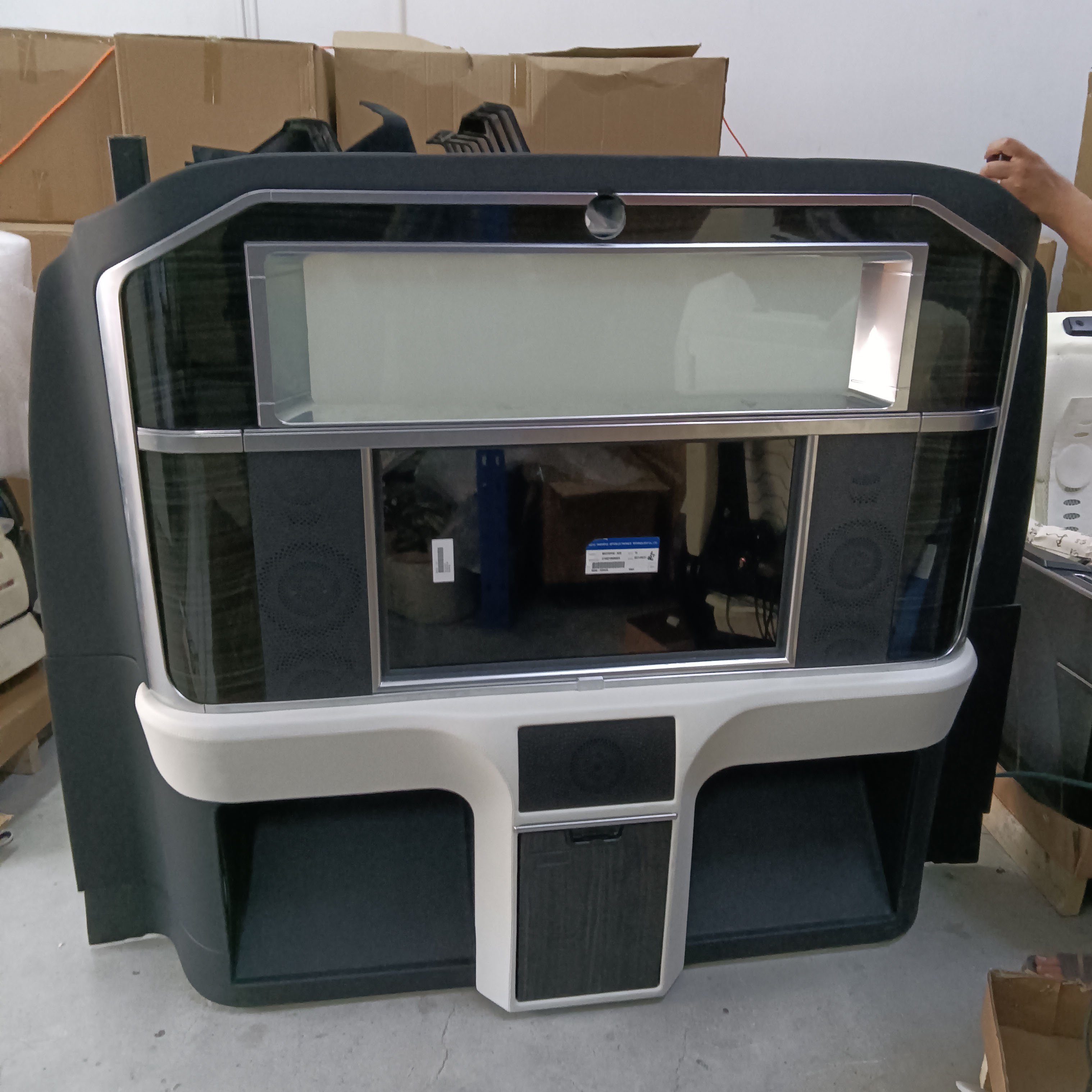 Newest Limousine Modification Auto Design Van Interiors Partition With Tv For Mercedes V Class Metris Vito Car Partition